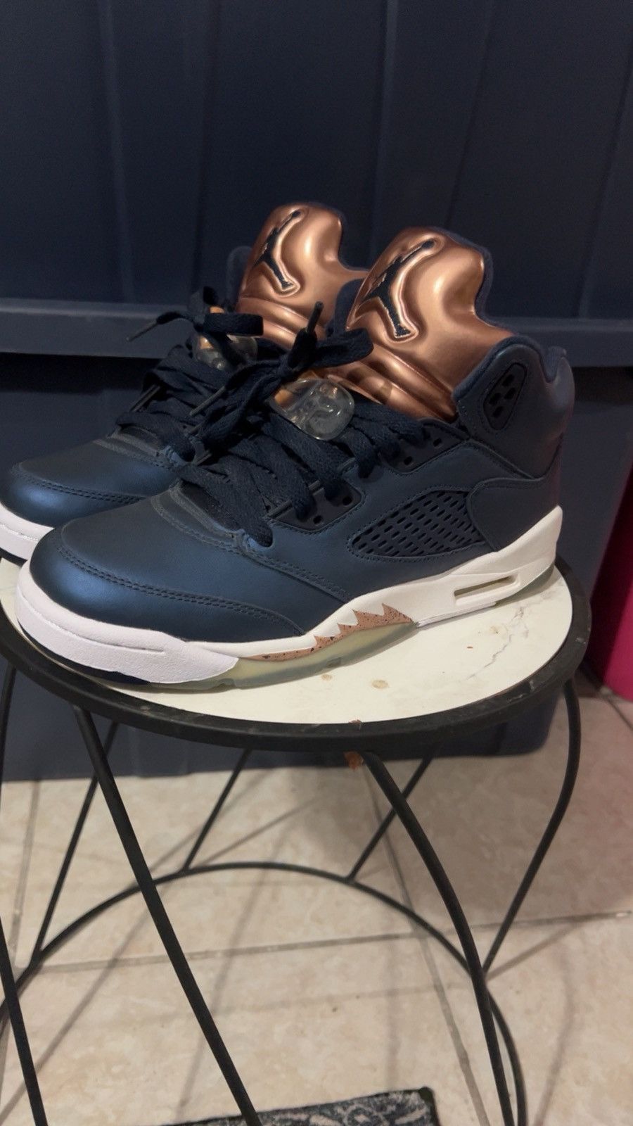 Nike Retro Jordan Bronze 5 Size US 6 / EU 39 - 1 Thumbnail
