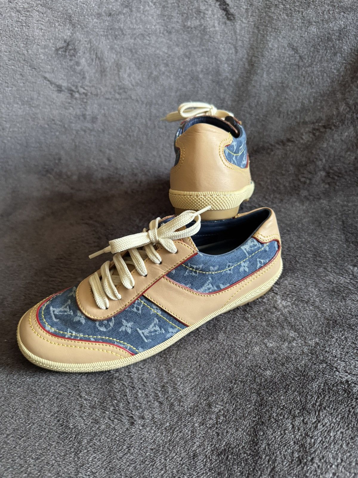 Louis Vuitton Louis Vuitton beige leather blue monogram denim sneakers Size US 5 / IT 35 - 5 Thumbnail
