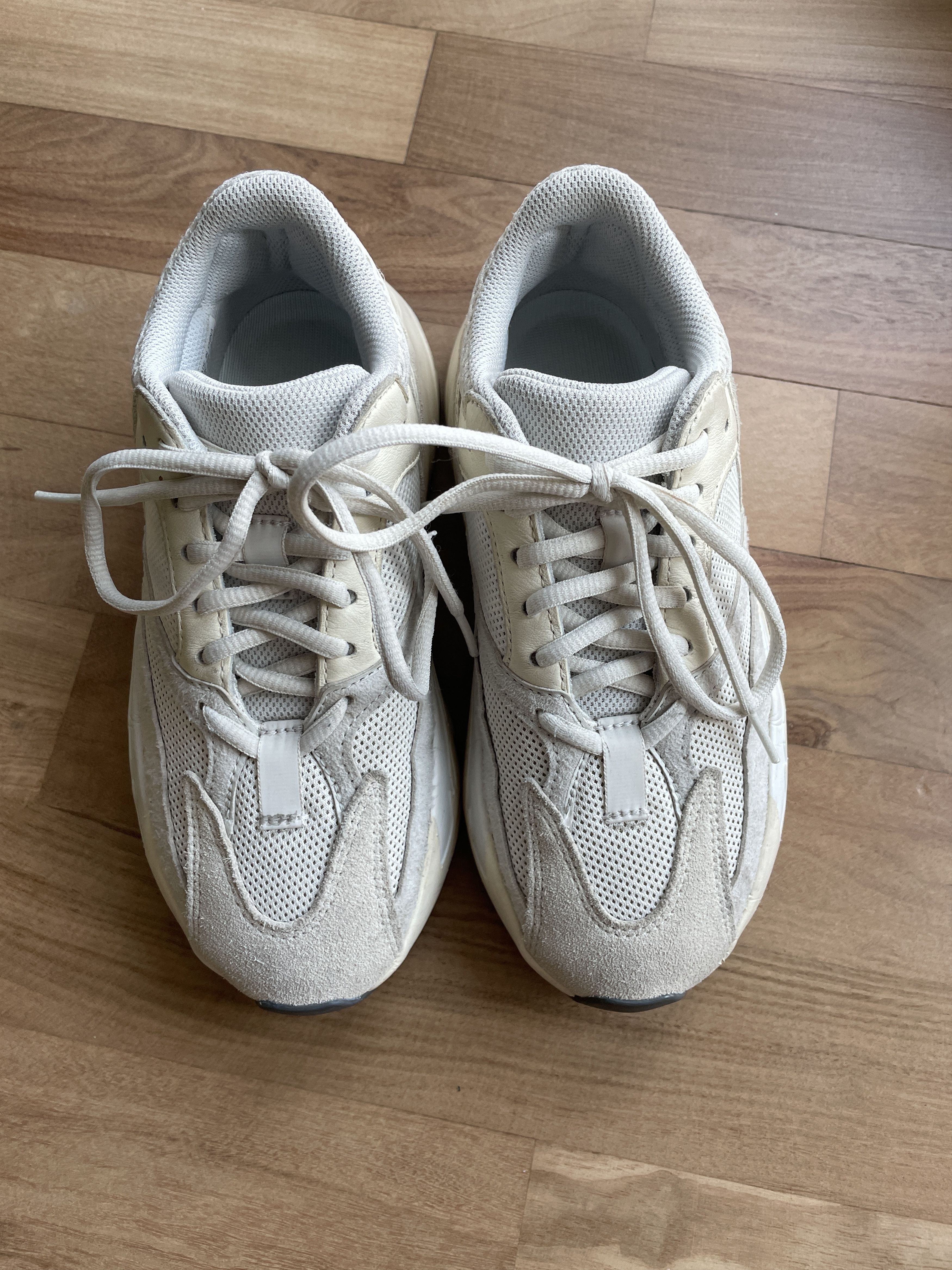 Yeezy Adidas Yeezy Boost 700 Size US 5 / EU 37 - 2 Thumbnail