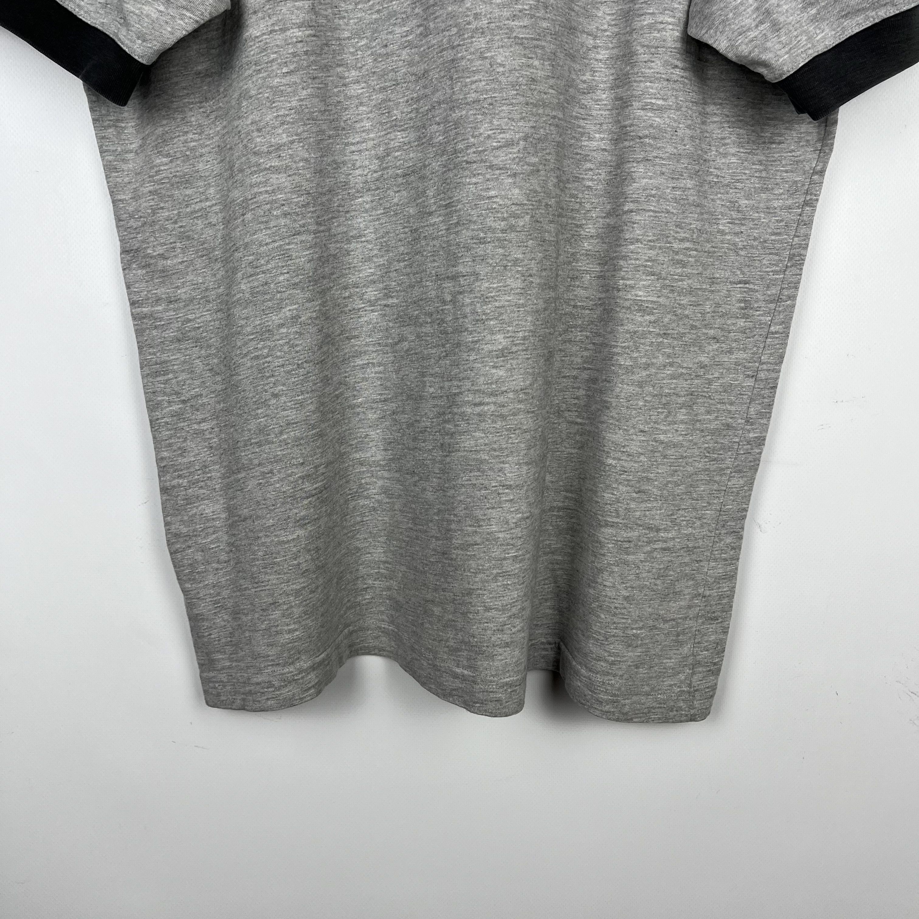 Nike Vintage Nike Embroidered Big Logo T Shirt 90’s Size US L / EU 52-54 / 3 - 19 Thumbnail