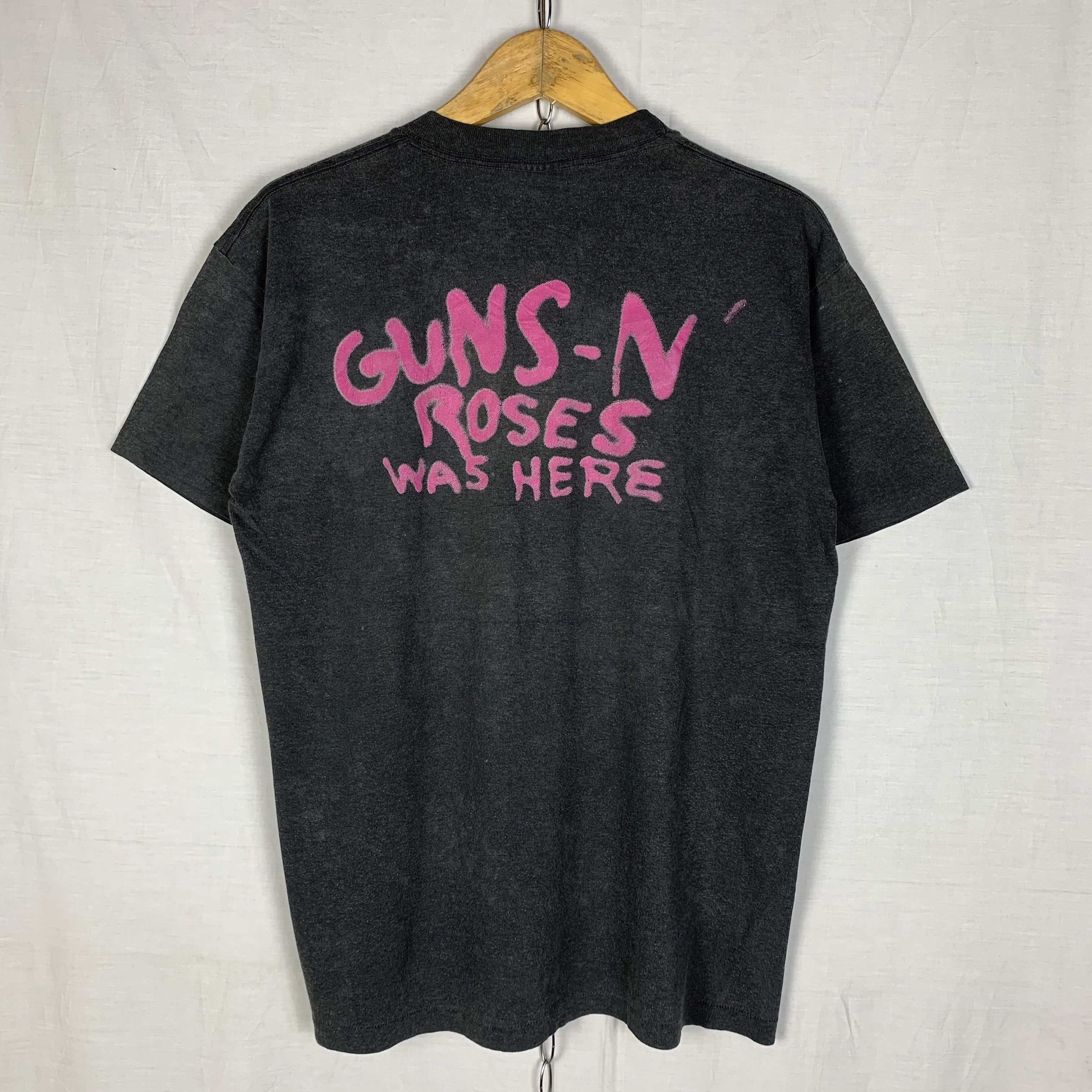 Guns N' Roses Vintage Guns N Roses Was Here Tshirt Size US XL / EU 56 / 4 - 2 Thumbnail