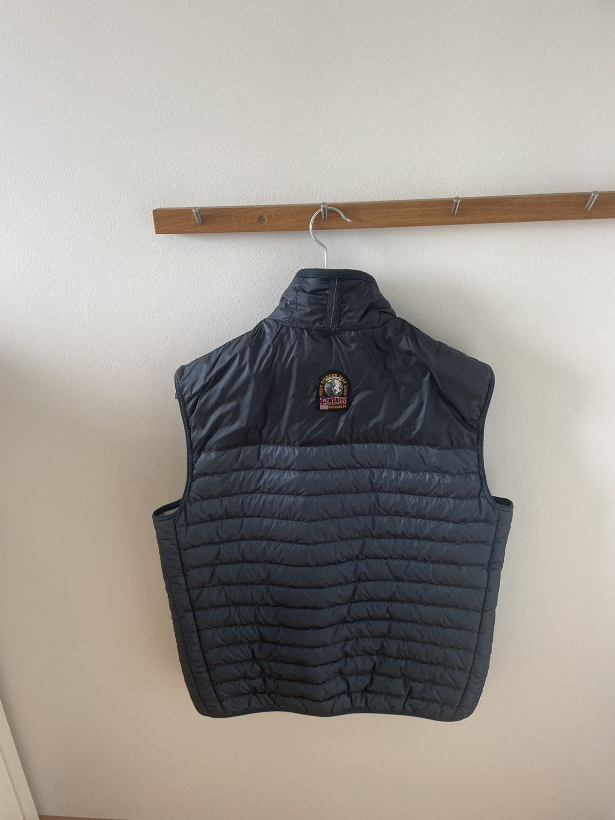 Parajumpers Parajumpers vest, barely used Size US L / EU 52-54 / 3 - 3 Thumbnail