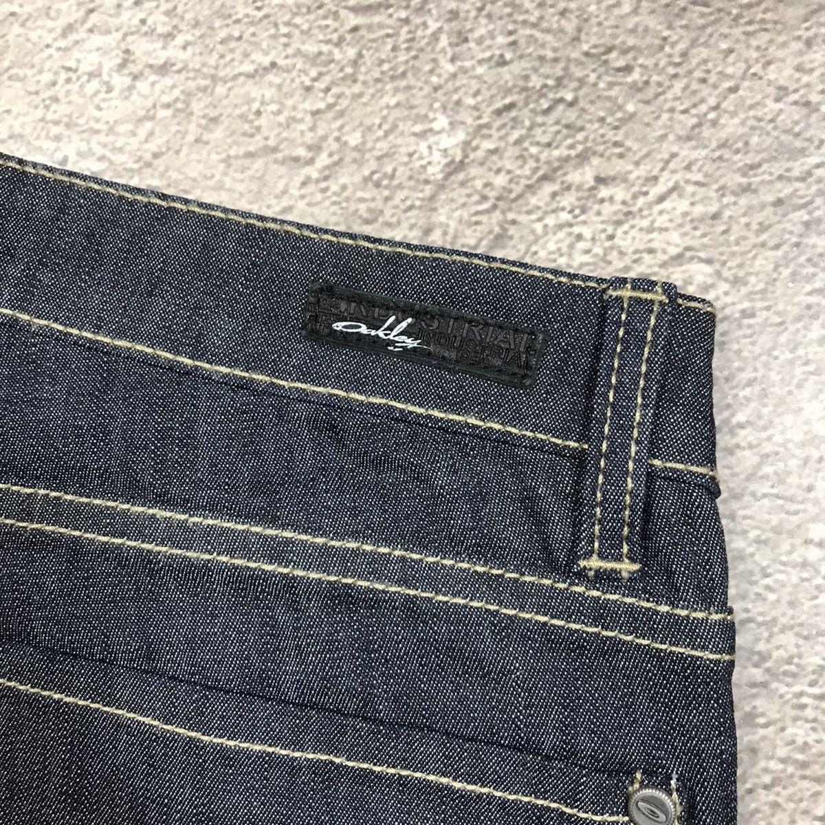 Vintage Vintage 90s Oakley Flared Distressed Baggy Jeans Skate 28 Size 28" / US 6 / IT 42 - 7 Thumbnail