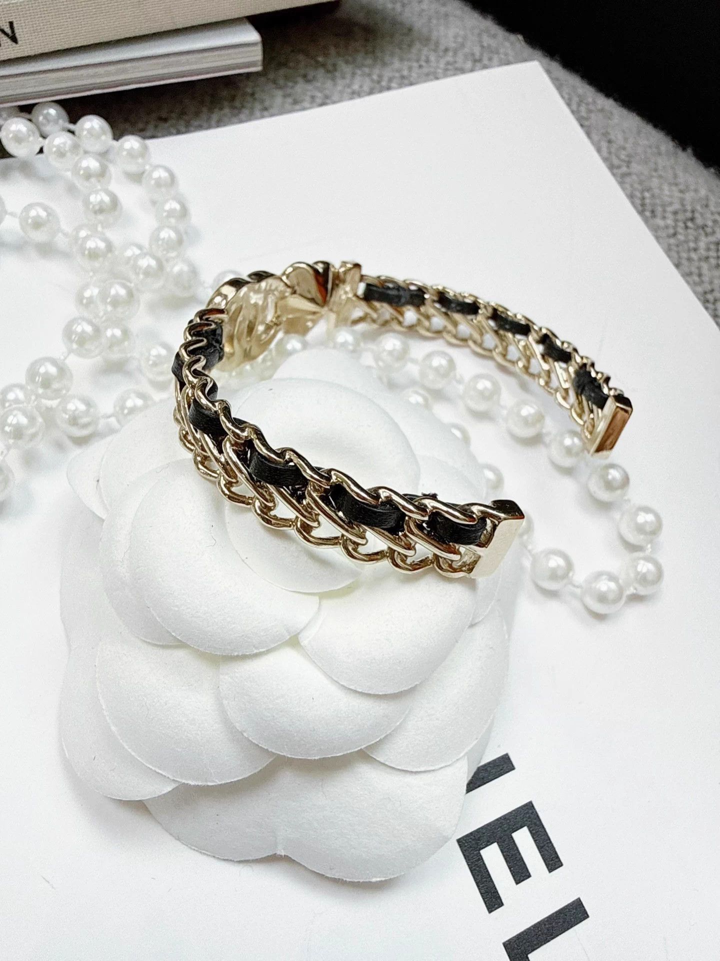 Chanel Chanel 22B pink heart crystal logo pearl chain bracelet M Size ONE SIZE - 3 Thumbnail