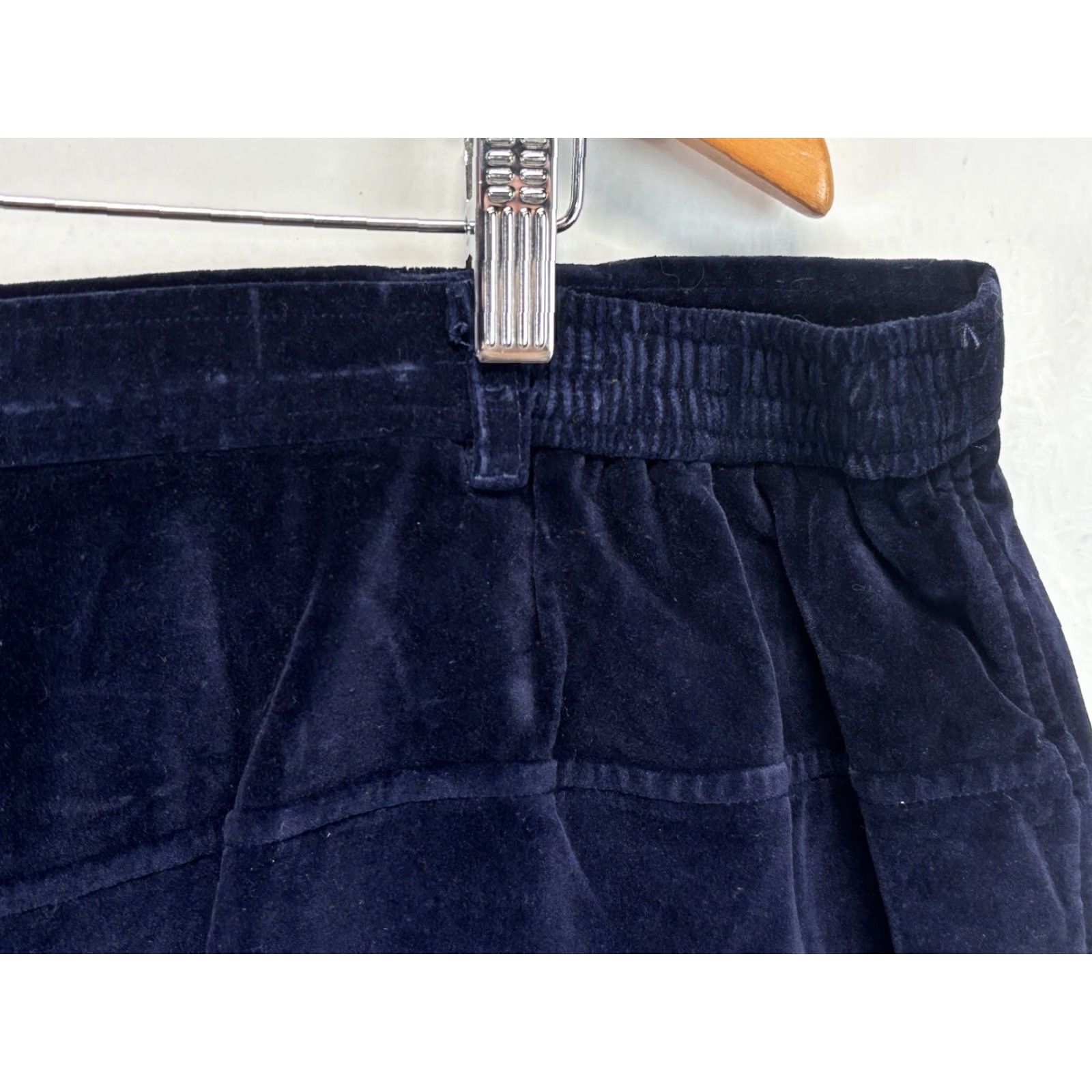 Jones New York VINTAGE Jones New York Velvet Skirt Midi Maxi Plus 22W Navy Back Slit Women, Adult, Plus Size, 22W, Velvet, 90s/Classic Fashion Size 40" / US 18 - 4 Thumbnail