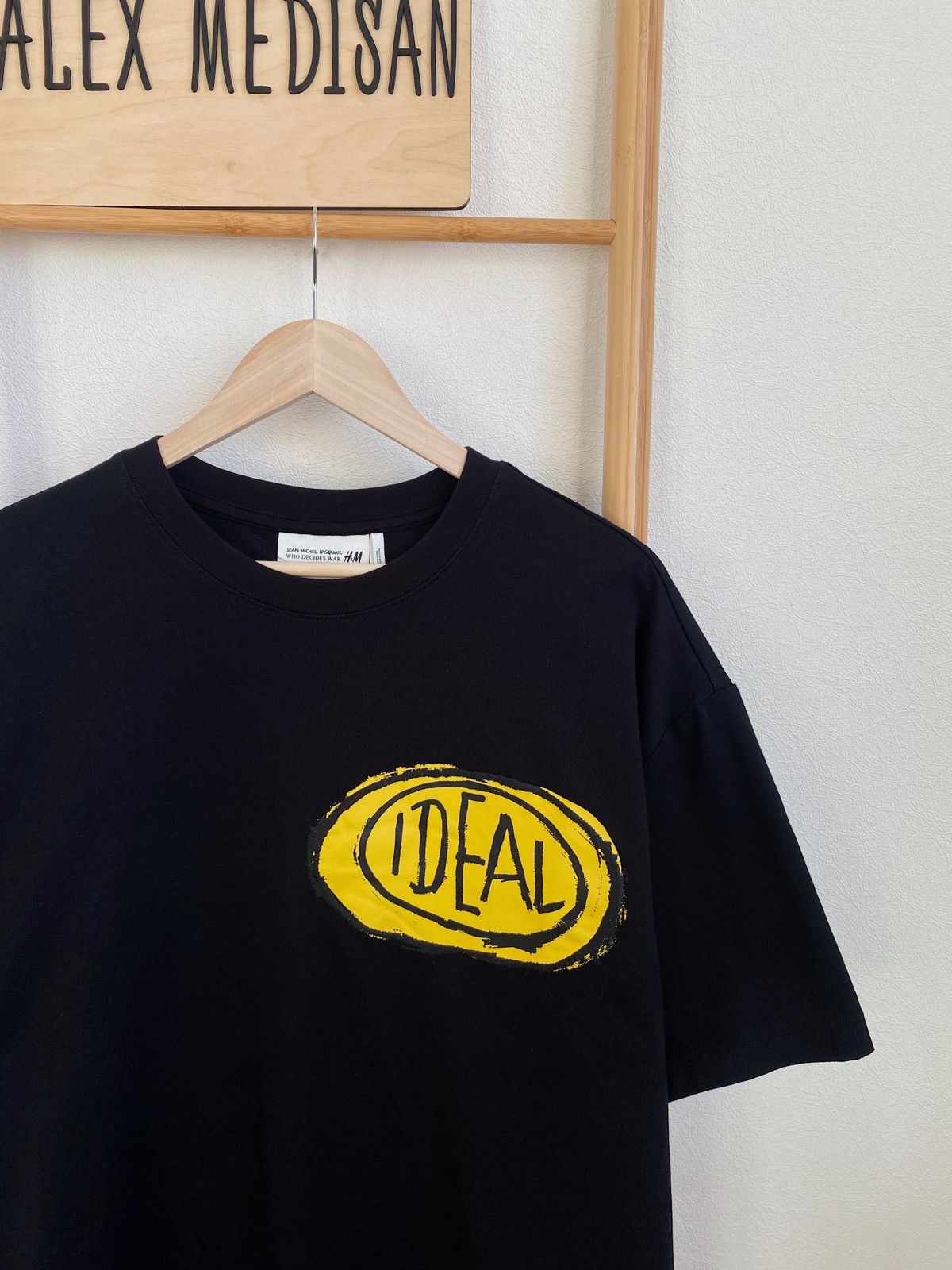 H&M × Jean-Michel Basquiat × Who Decides War WHO DECIDES WAR x BASQUIAT x H&M RELAXED FIT COTTON T-SHIRT Size US L / EU 52-54 / 3 - 12 Thumbnail
