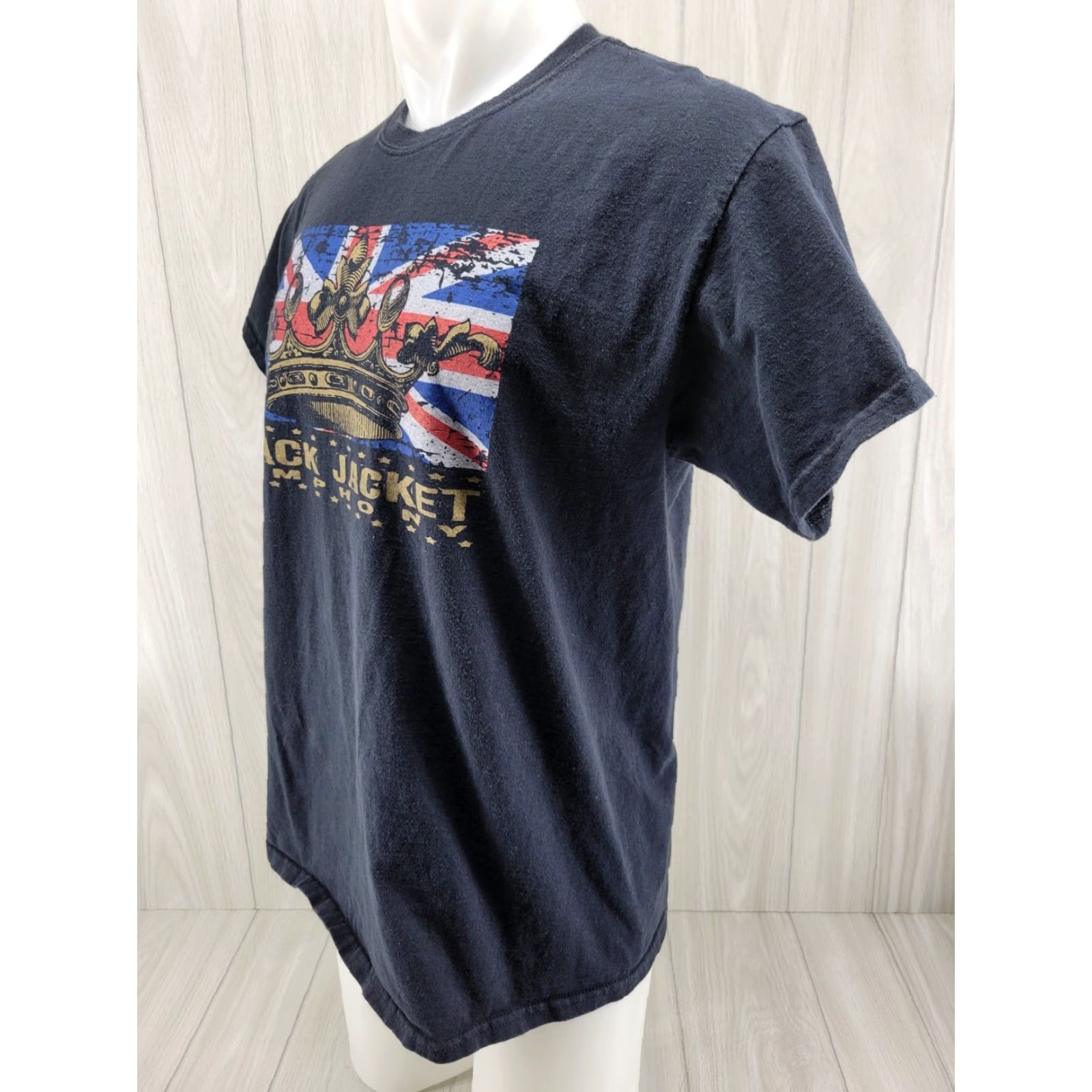 Gildan Faded The Black Jacket Symphony Crew Shirt Black Short Sleeve Crown Design Shirt Mens M Black Crown Design 90s Theme Crew T-Shirt Gildan Size US M / EU 48-50 / 2 - 4 Thumbnail
