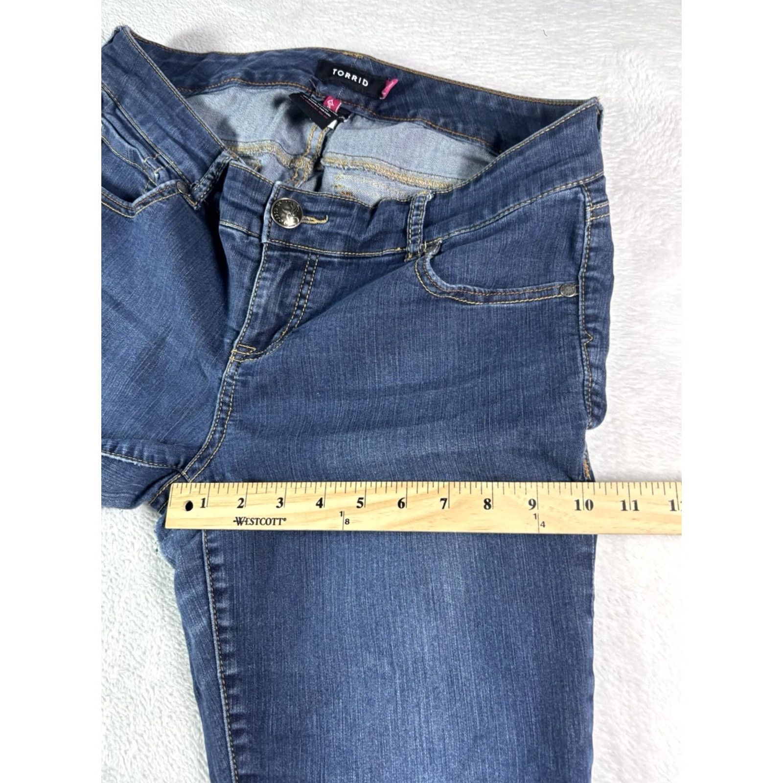 Torrid Torrid Jeans Women Straight Leg Fit Size 12R Medium Wash Vintage Stretch Jeans Size 34" / US 12 / IT 48 - 5 Thumbnail
