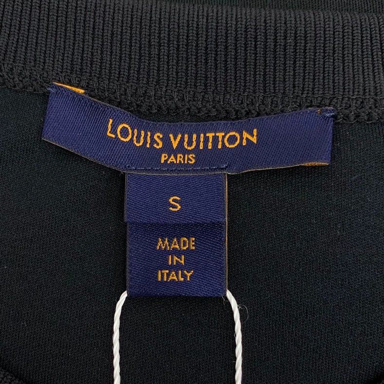 Louis Vuitton Louis Vuitton Black Love Embroidered Cotton Crew Neck Shor Size S / US 4 / IT 40 - 5 Thumbnail