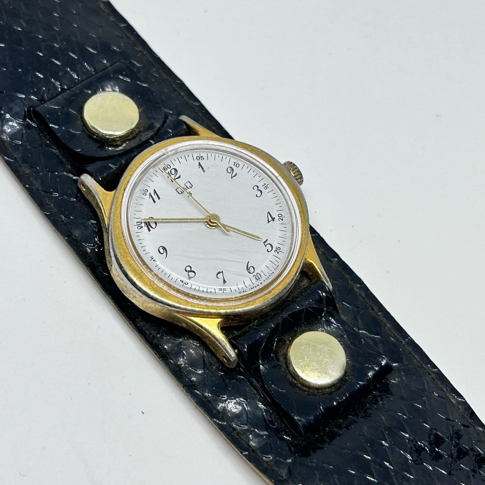 Other Q&Q Gold Tone Women’s Vintage Watch Black Strap St. Steel Size ONE SIZE - 3 Thumbnail