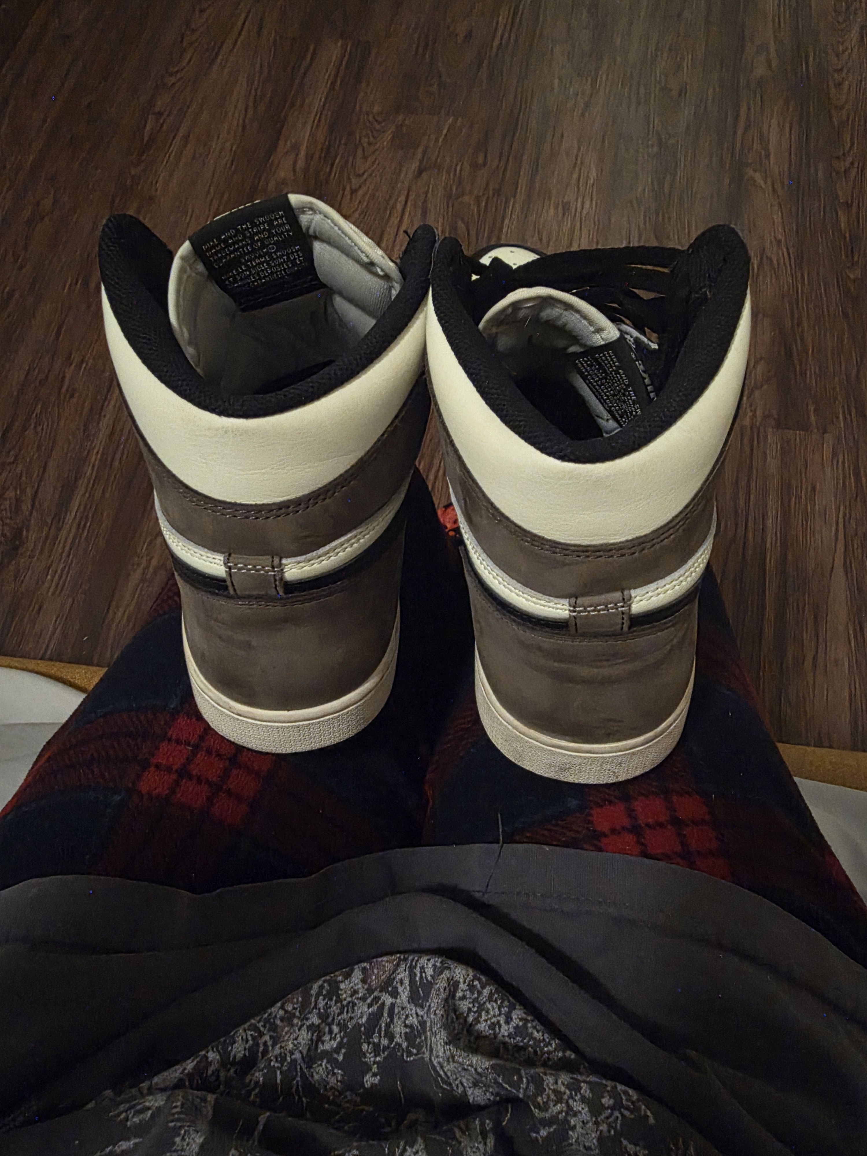 Nike Jordan 1s dark mocha Size US 12 / EU 45 - 3 Thumbnail