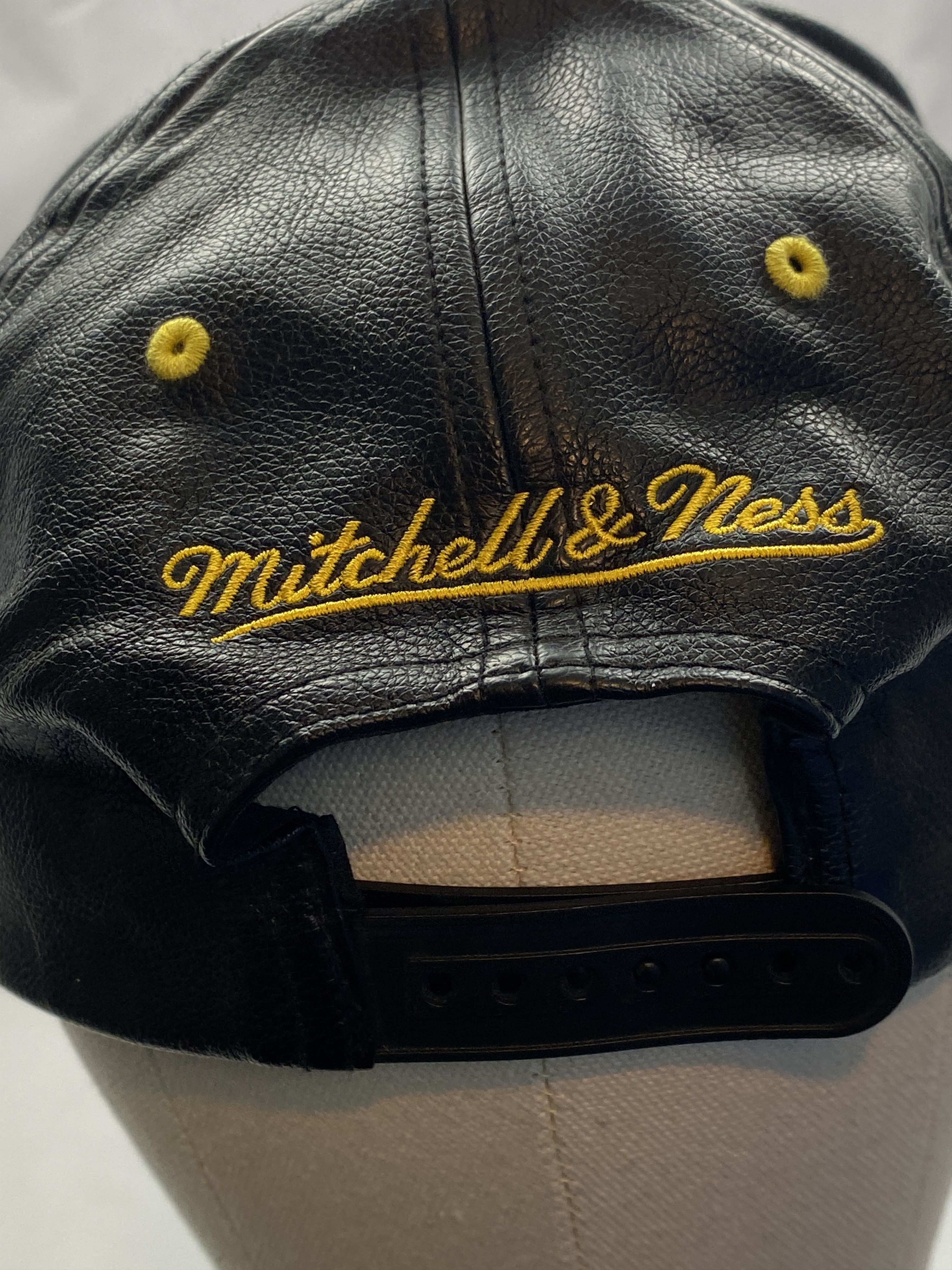 Mitchell & Ness × NBA SEATTLE SUPERSONICS Hat Snapback Logo Flat Brim Faux Leather Size ONE SIZE - 7 Thumbnail