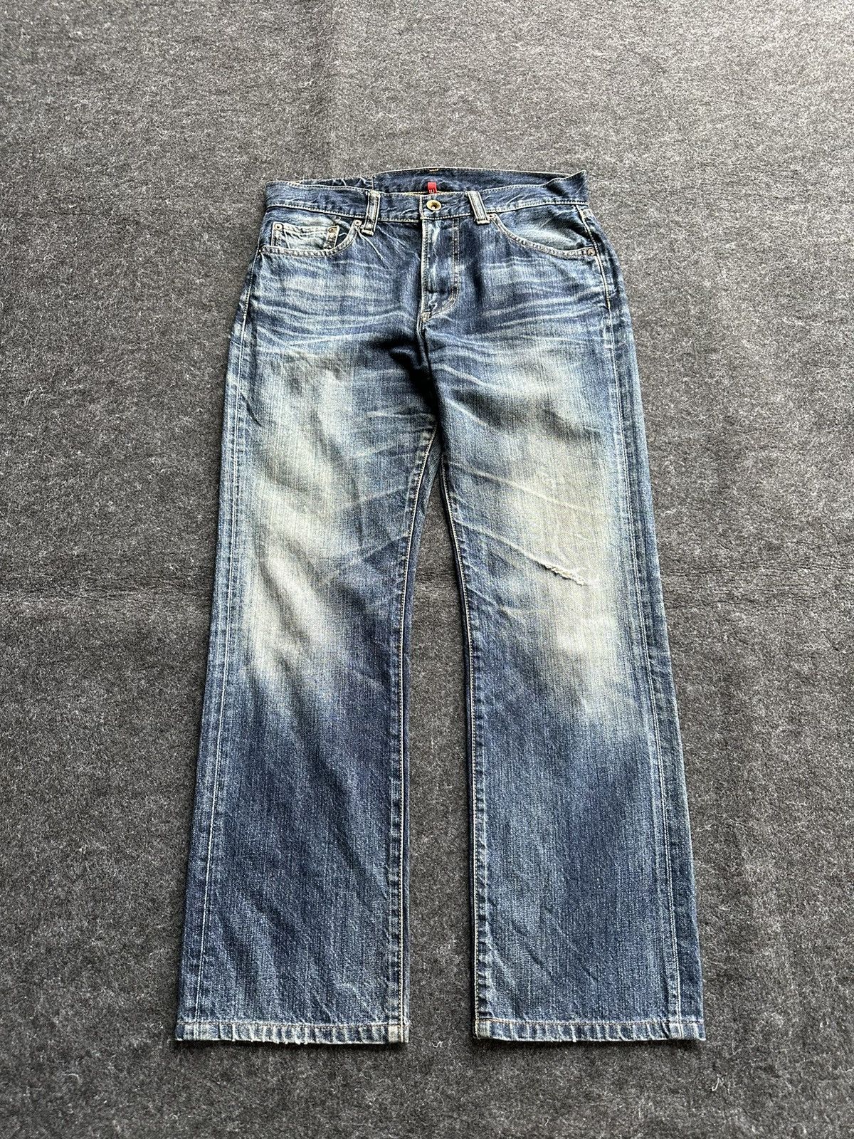 Uniqlo Uniqlo S002 Kaihara Faded Washed Vintage Denim D412 Size US 32 / EU 48 - 1 Thumbnail