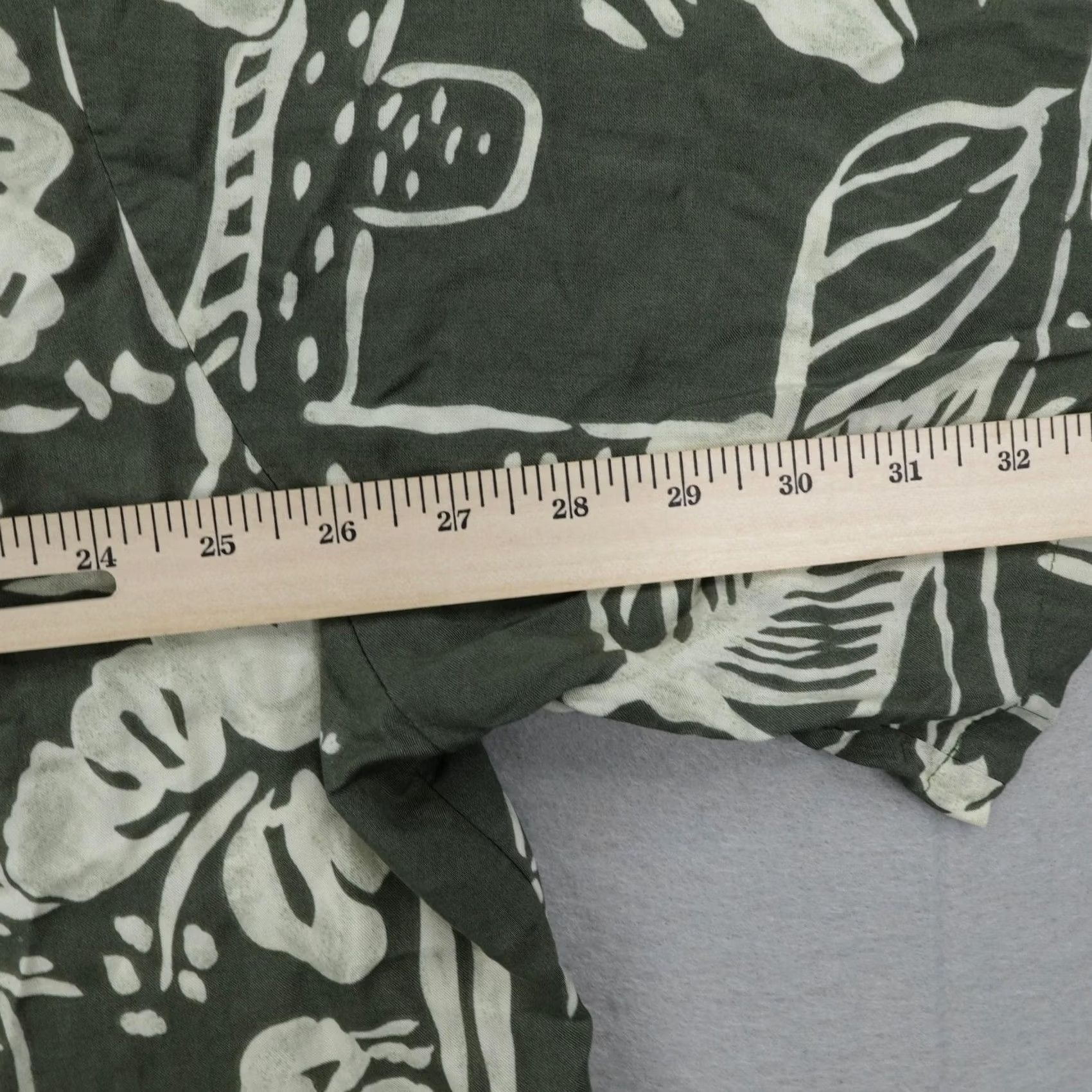 Hilo Hattie VINTAGE Hilo Hattie Shirt Mens 2XL Green Floral Hawaiian Aloha Tribal Button Up Rayon Size US XXL / EU 58 / 5 - 4 Thumbnail