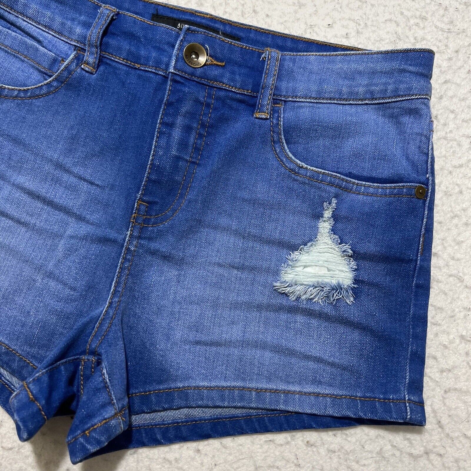 Billabong Billabong 27 Mid Rise Denim 2” Inseam Jean Shorts Blue Size 27" / US 4 / IT 40 - 3 Thumbnail