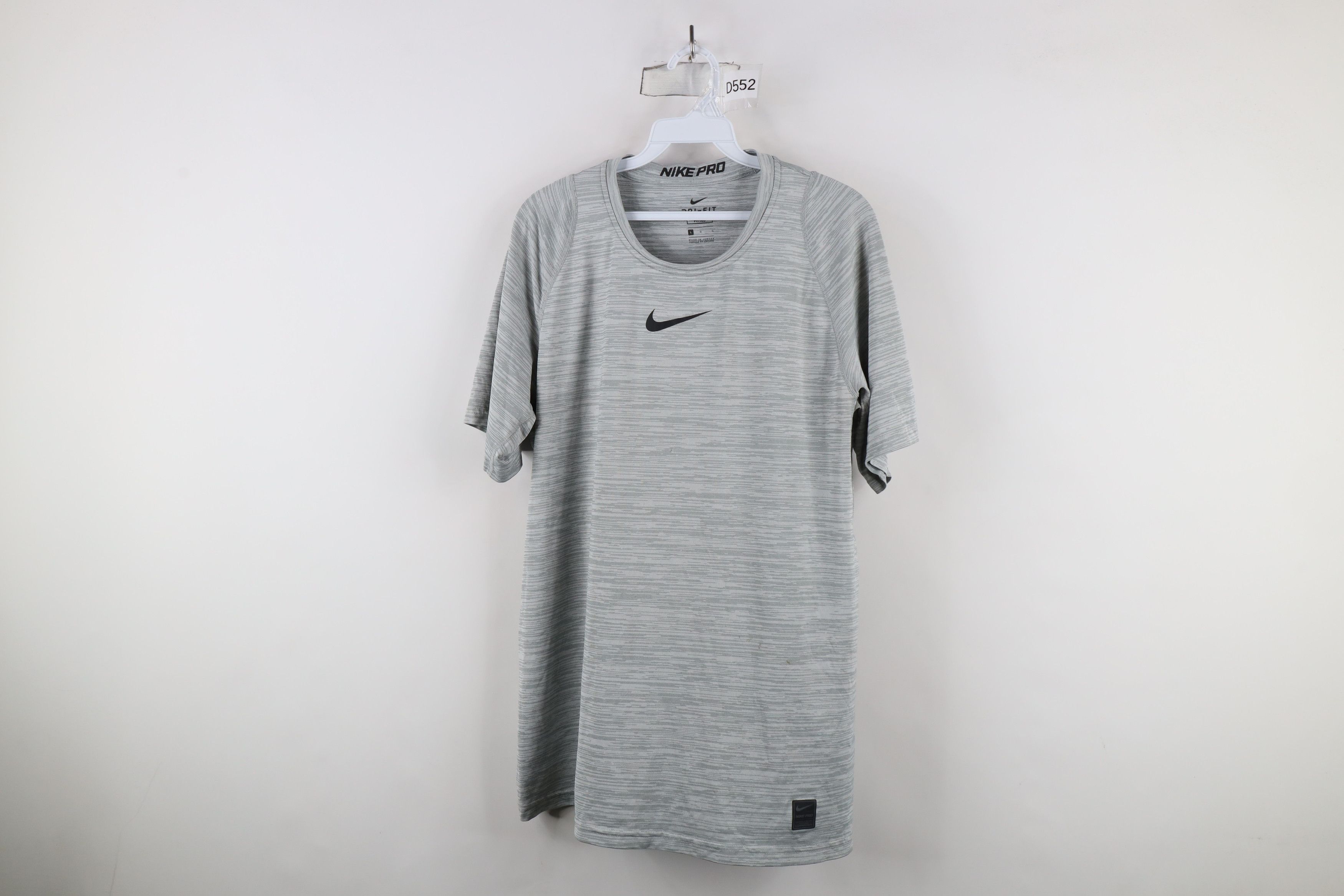 Nike × Vintage Nike Pro Compression Center Swoosh Gym Training T-Shirt Gray Size US L / EU 52-54 / 3 - 1 Thumbnail