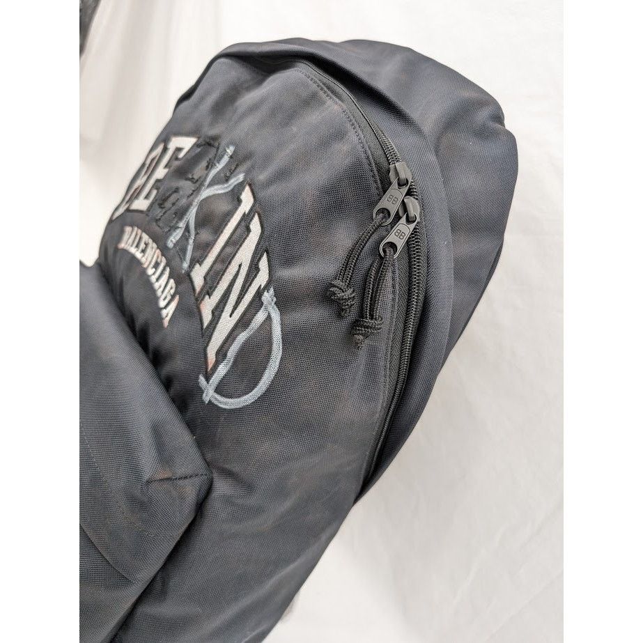 Balenciaga o1rshd1 Q:3 / Size: OS / Be Kind Explorer Backpack in Black Size ONE SIZE - 8 Thumbnail