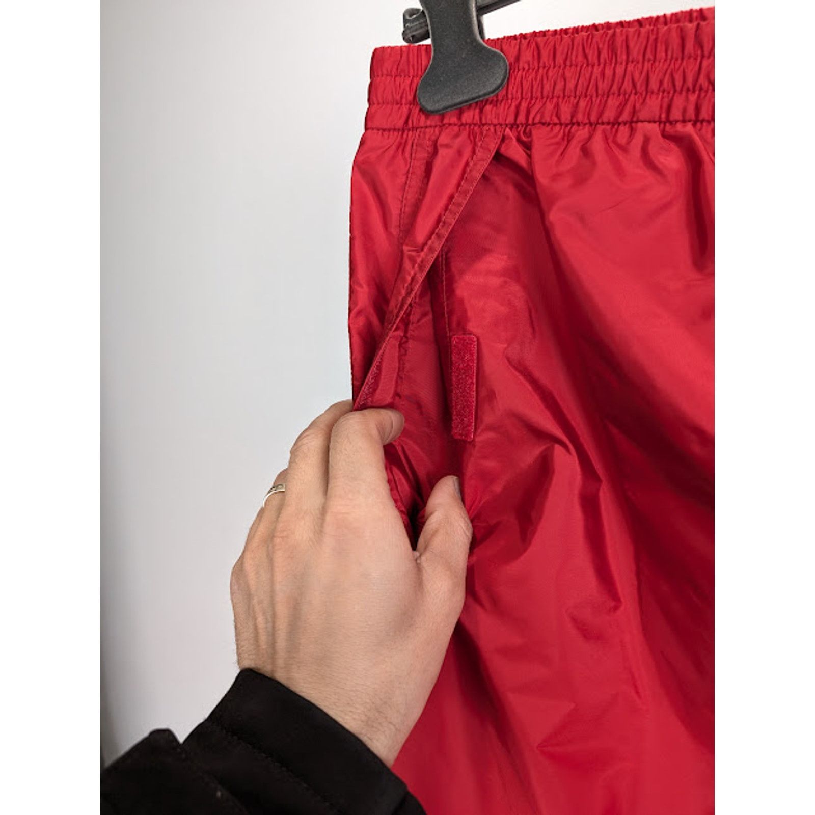 Prada o1rshd1 RE-Nylon Piuma Trousers in Red Size US 32 / EU 48 - 7 Thumbnail