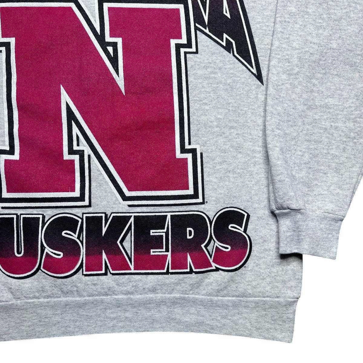 NCAA Vintage 1990s NCAA Nebraska Cornhuskers Spell Out Sweatshirt Size US L / EU 52-54 / 3 - 18 Thumbnail