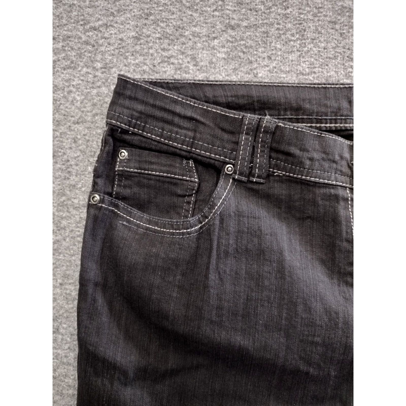 Vintage F&F Jeans Women's 18 Black Dark Wash Mid Rise Capri Jeans Size 40" / US 18 - 7 Thumbnail