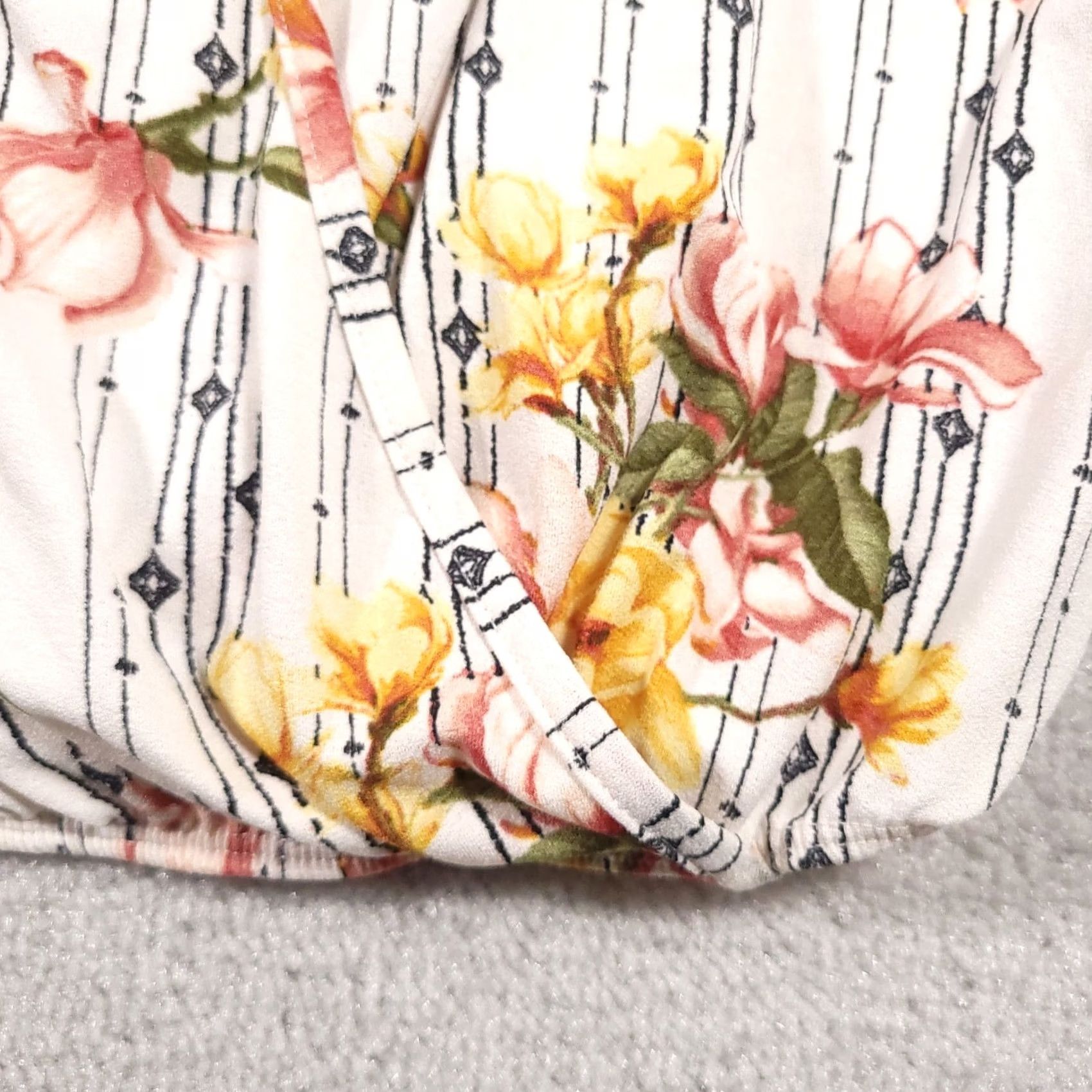 Vintage Daytrip Shirt Women's M Floral Surplice V-Neck Wide Half Sleeve Crop USA Shirt Women Size M / US 6-8 / IT 42-44 - 5 Thumbnail