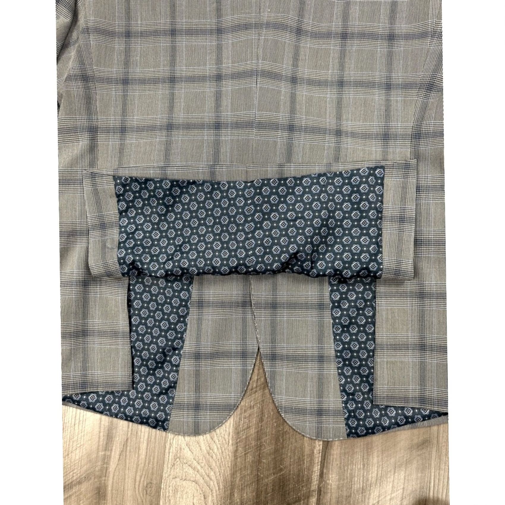 Avenue NHP Saks Fifth Avenue Plaid Athletic Performance Suit - 40R Suit Men Gray 2 Piece Regular Classic 90s Size 40R - 4 Thumbnail