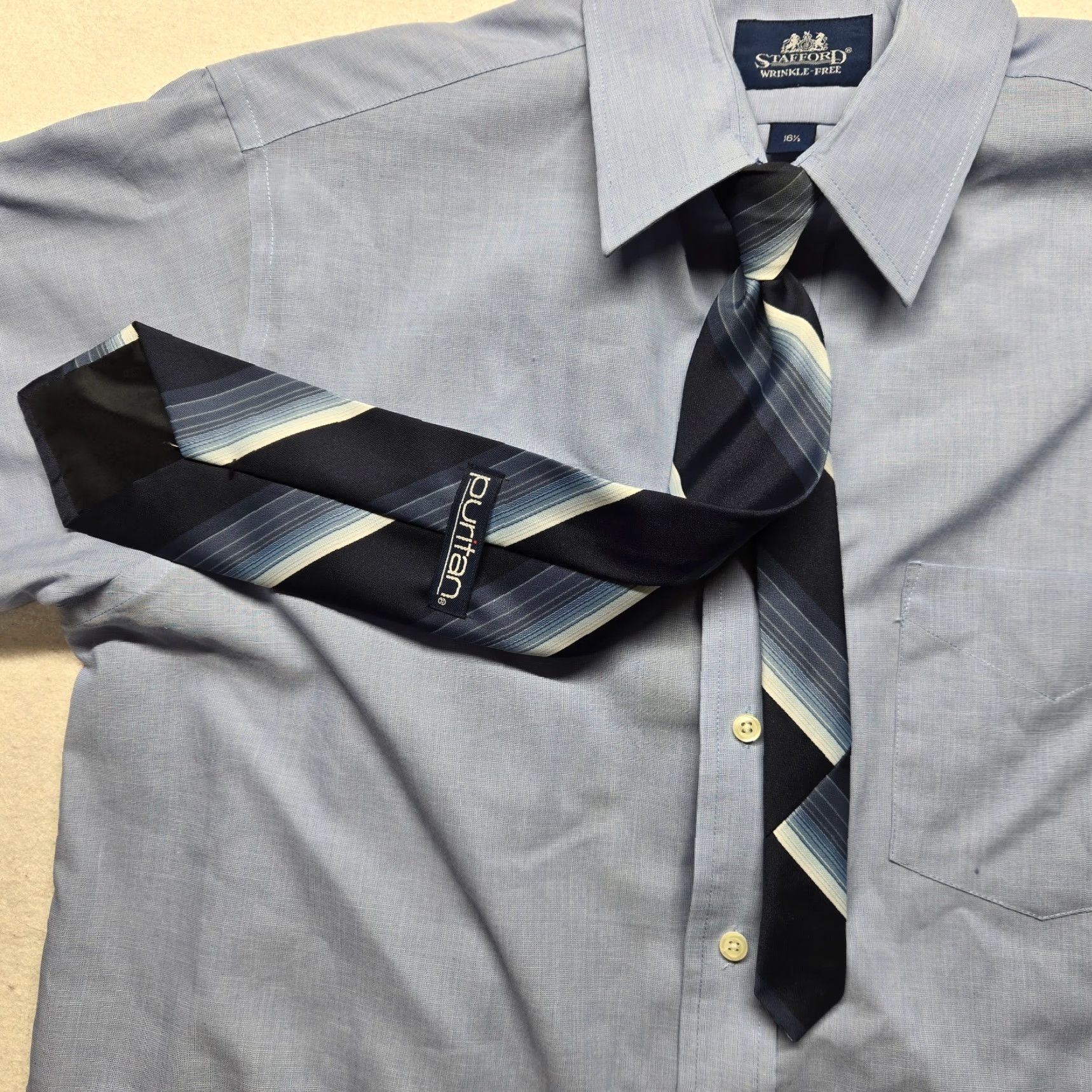 Stafford Stafford Dress Shirt Solid Blue Short Sleeve 16.5 Men's Regular Fit Button-Down Collar 55% cotton 43% polyester Size 46R - 4 Thumbnail