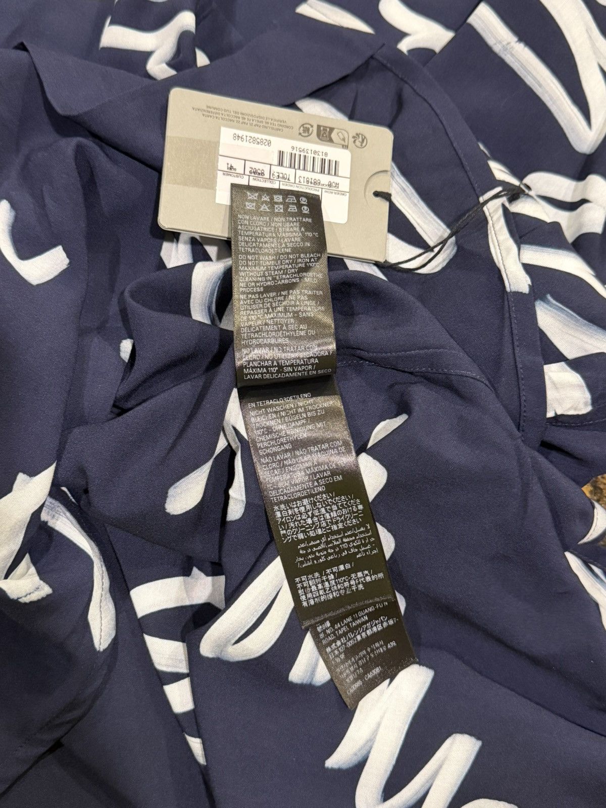 Balenciaga Balenciaga All Over Cursive Script Logo Minimal Navy Shirt Size US XL / EU 56 / 4 - 14 Thumbnail