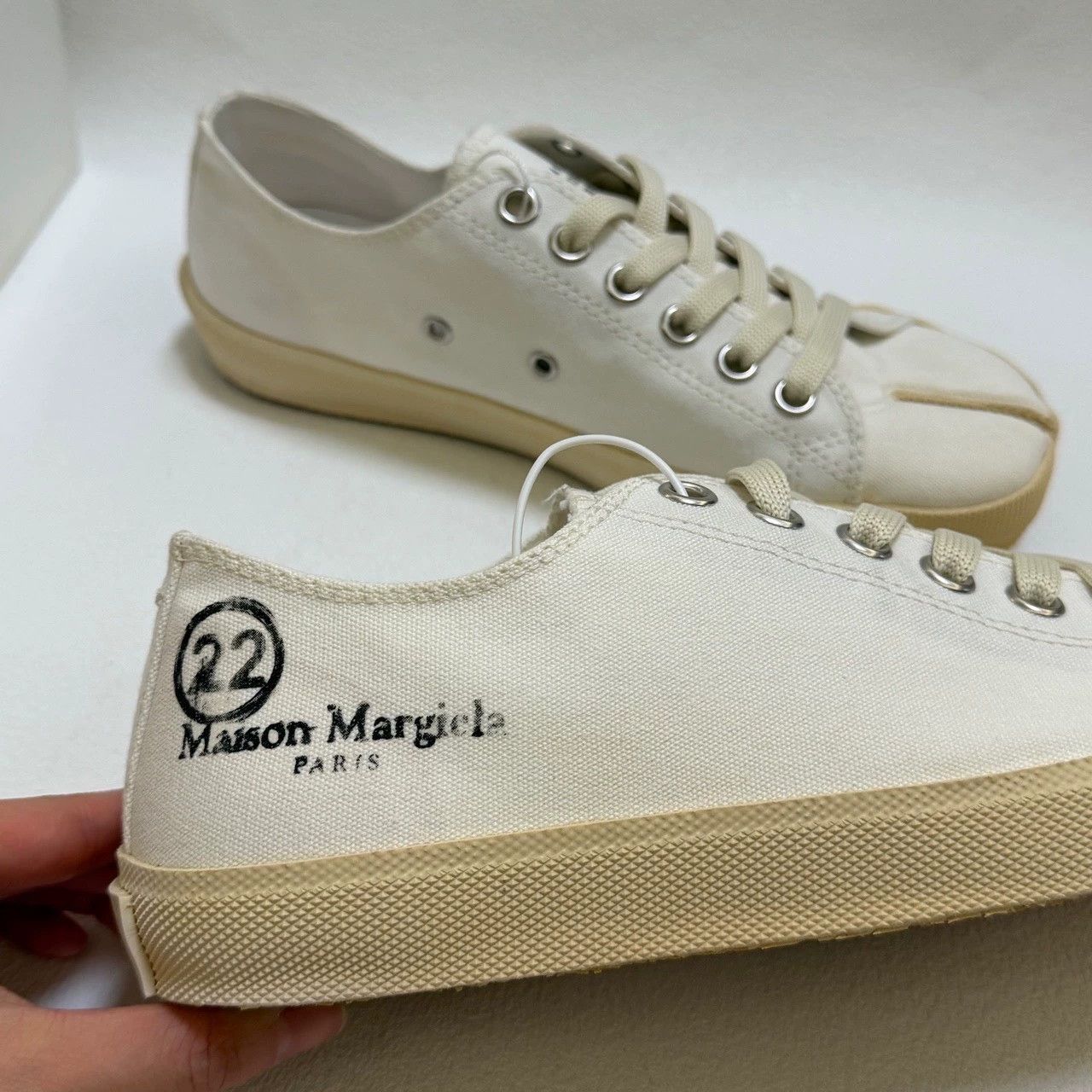 Maison Margiela Maison Margiela versatile low-top stylish sneakers Size US 7.5 / IT 37.5 - 5 Thumbnail