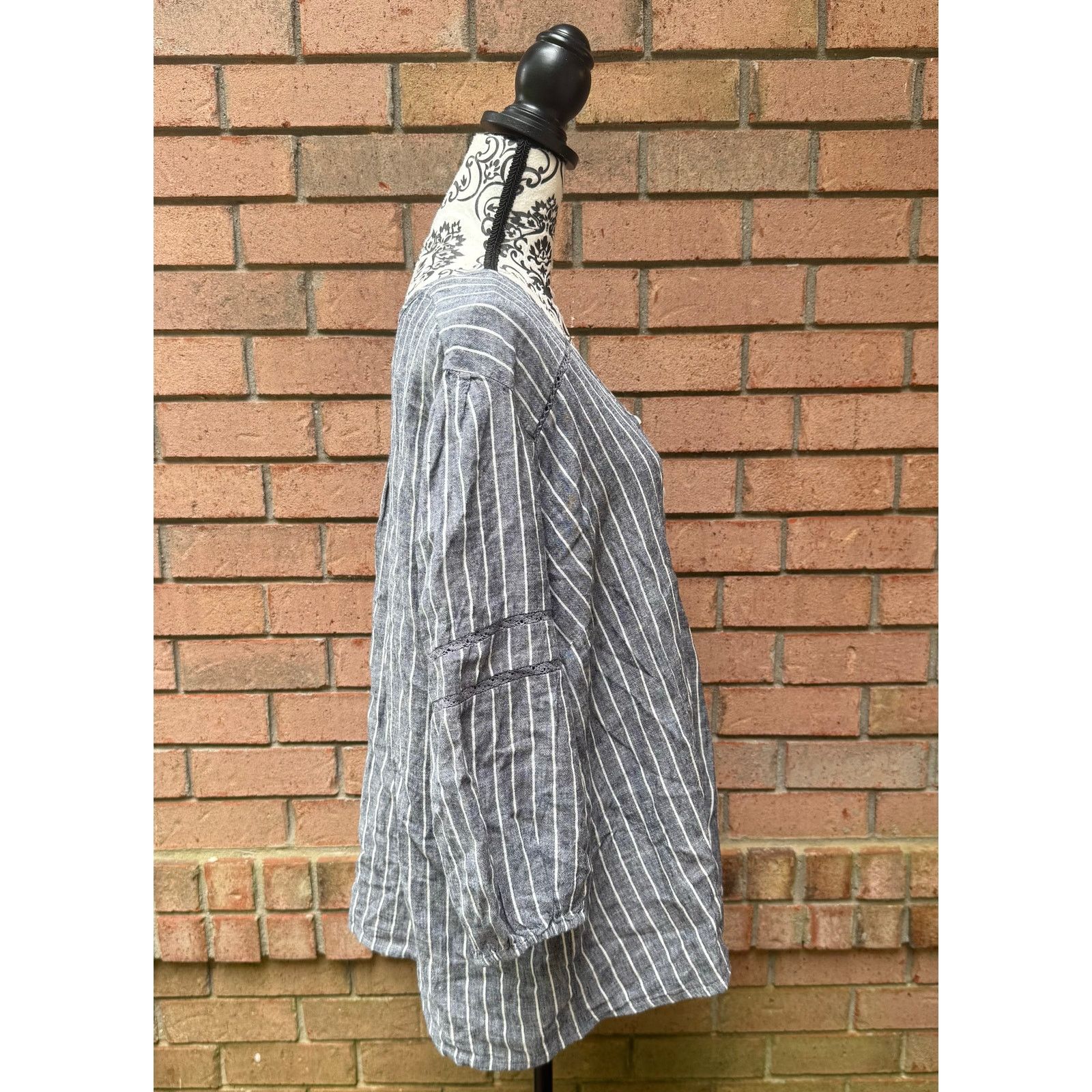 Old Navy NWT Old Navy Women's Gray White Stripes 3/4 Sleeve Top 2X Size XXL / US 16-18 / IT 52-54 - 2 Thumbnail