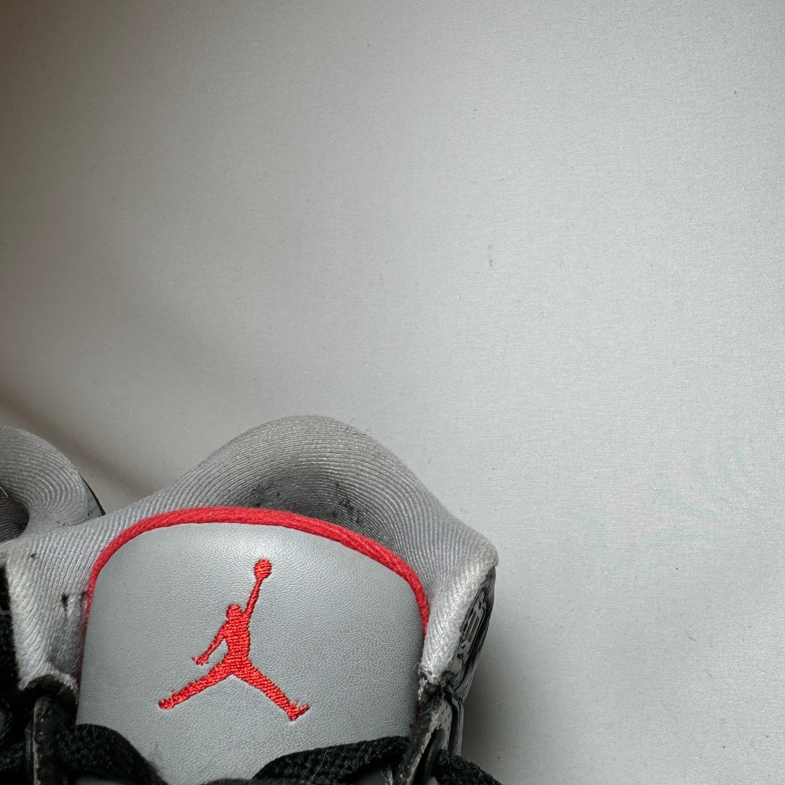 Jordan Brand × Nike Size 7 - Nike Air Jordan 3 Retro OG BG Black Cement 2018 Size US 7 / EU 40 - 5 Thumbnail