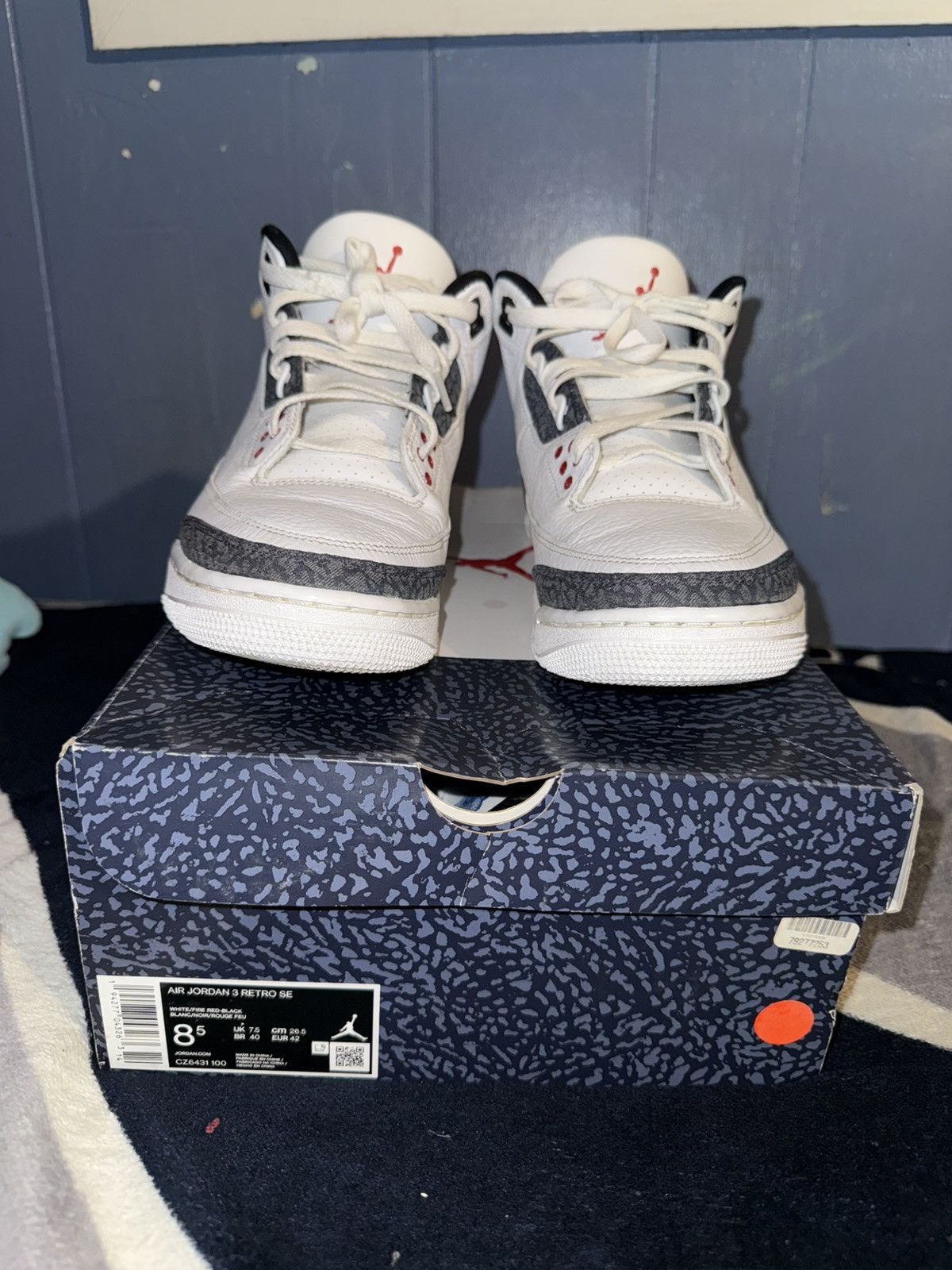 Jordan Brand Jordan Fire Red 3s Size US 8.5 / EU 41-42 - 3 Thumbnail