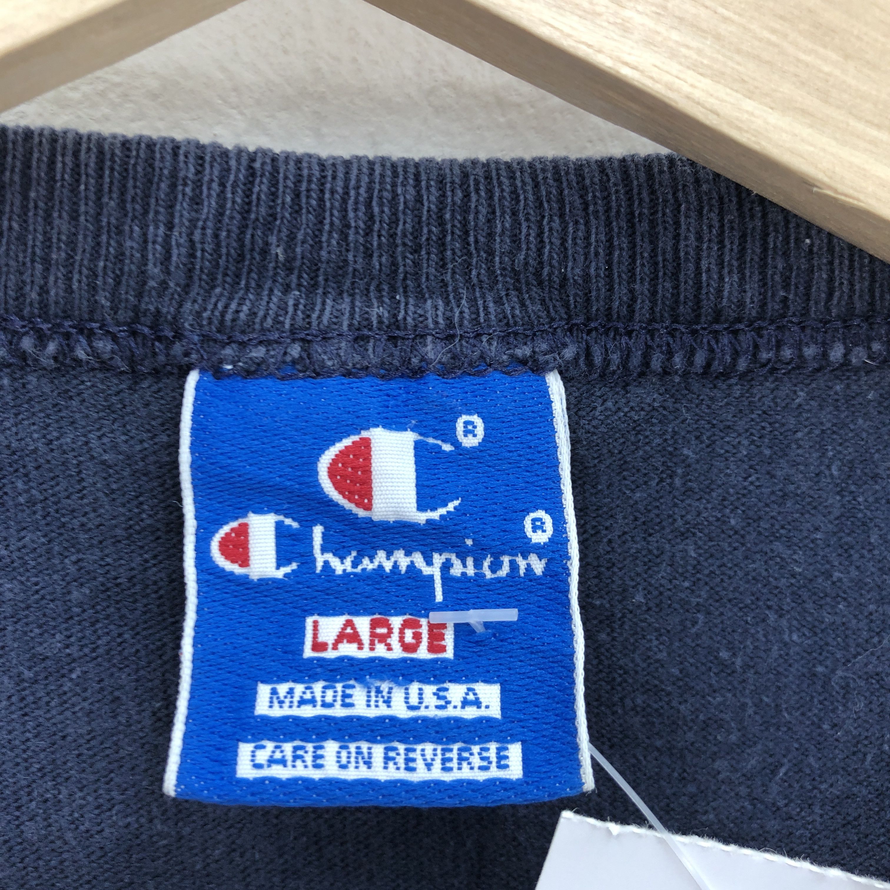 Champion Vintage 90s Champion T Shirt Champion Cross Training Tees Size US L / EU 52-54 / 3 - 3 Thumbnail