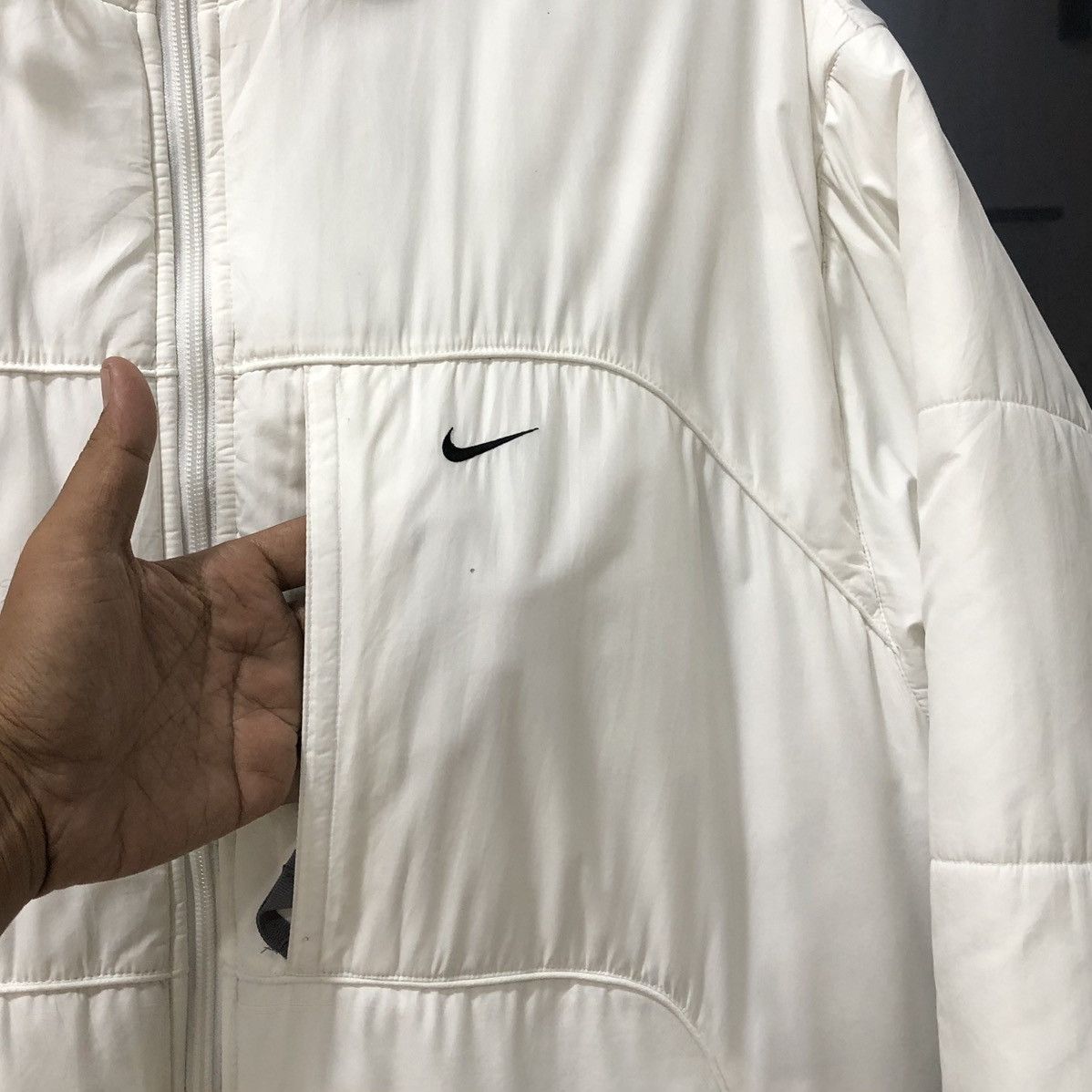 Nike Vintage Nike Small Logo White Puffer Jacket Size US L / EU 52-54 / 3 - 6 Thumbnail
