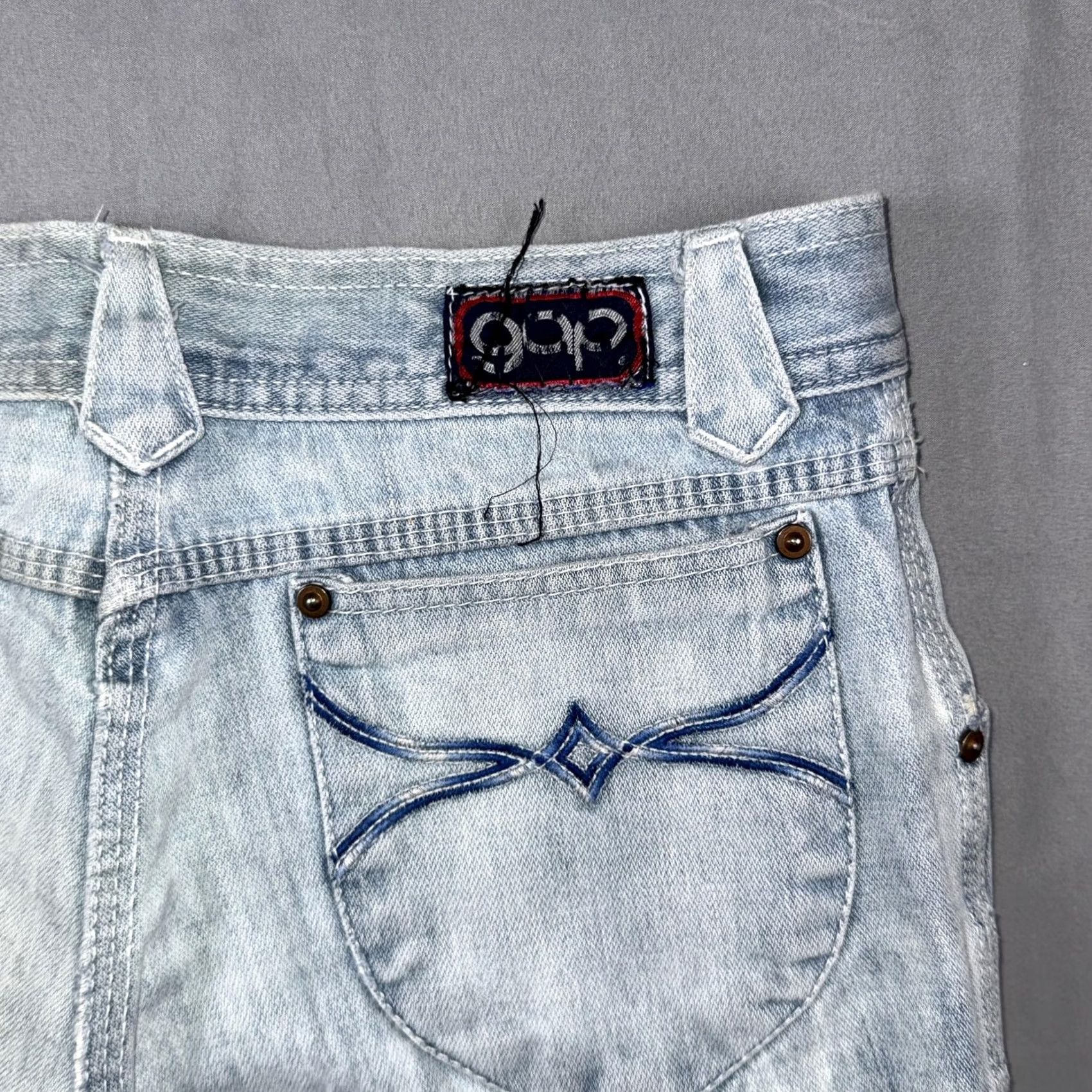 Gap VINTAGE Gap Jeans Womens 30 Blue 90s Embroidered Pocket Light Wash Size 30xL Size 30" / US 8 / IT 44 - 7 Thumbnail