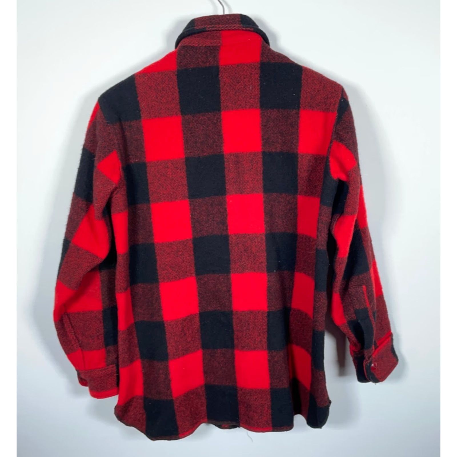 Vintage VINTAGE Woolrich Wool Shirt Jacket Mens 15 Small Red Black Buffalo Plaid Plaid Heavyweight Button-Up Wool Flannel 60s 70s Hipster Retro Size US S / EU 44-46 / 1 - 2 Thumbnail
