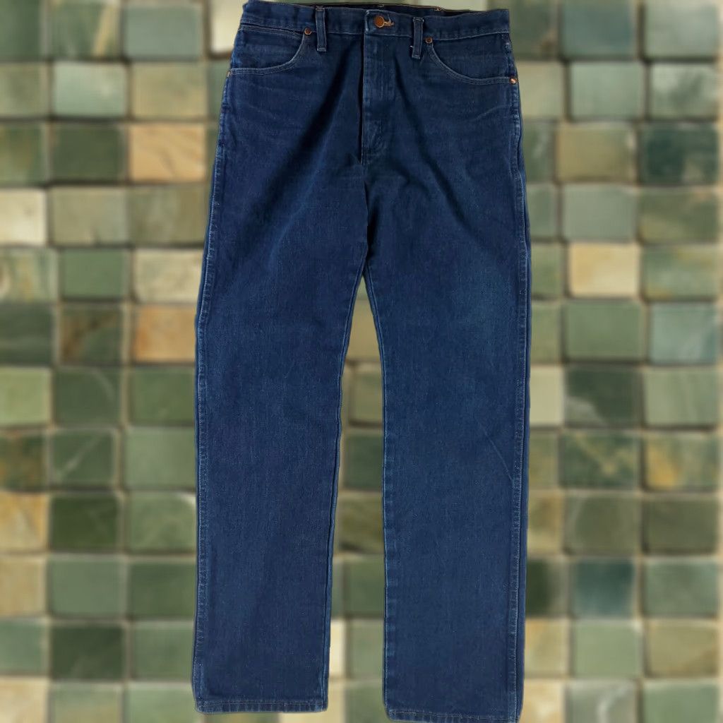 Wrangler VINTAGE Wrangler Jeans Blue 90s 13MWZ Mens 34x34 34x33 Actual Straight Pants Mens Blue VTG 90s 13MWZ Wrangler Jeans 34x34 Size US 34 / EU 50 - 1 Thumbnail