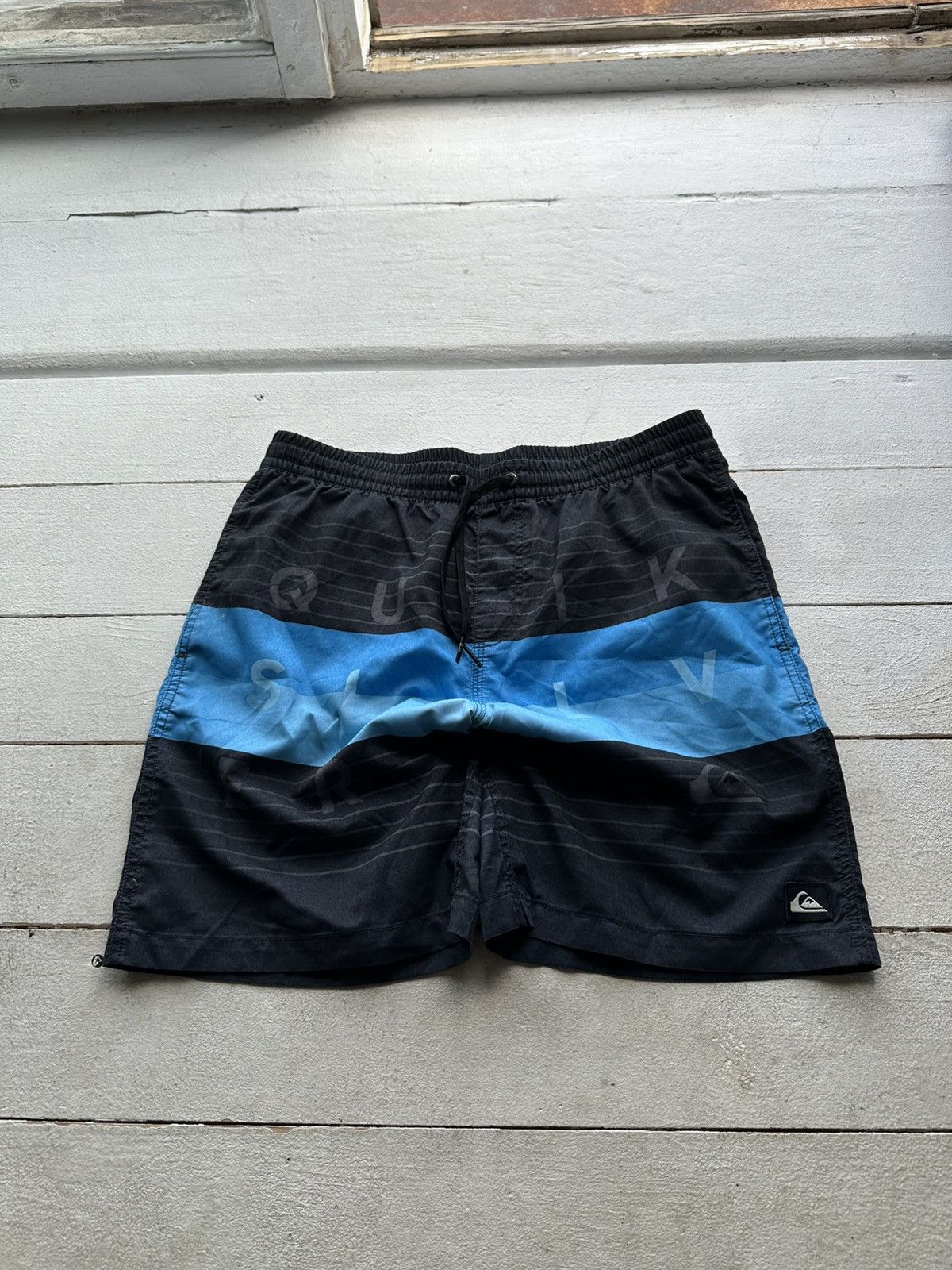 Quiksilver 🚨Vintage Quiksilver Shorts Big Logo Y2K Style 90s Surfing Size US 29 - 1 Thumbnail