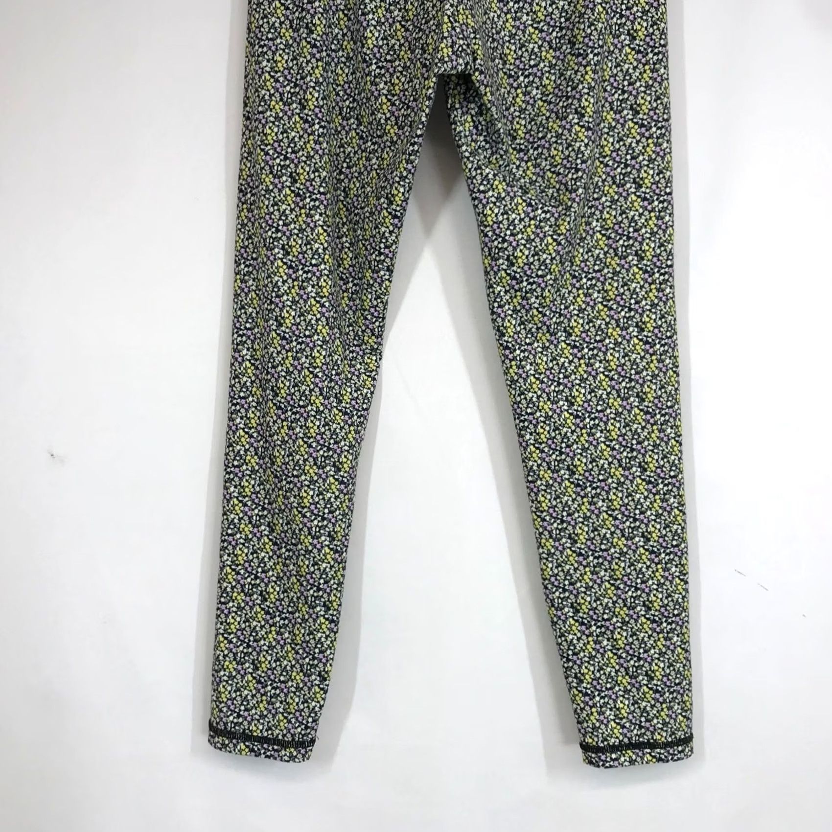 Adam Selman ADAM SELMAN WOMEN'S MEDIUM SPORT LEGGINGS MULTICOLOR FLORAL Size 32" / US 10 / IT 46 - 6 Thumbnail