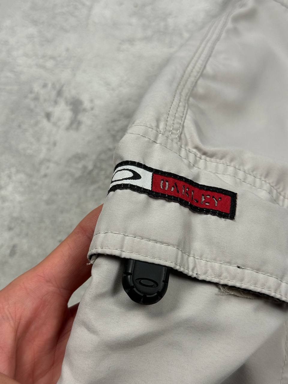 Oakley Vintage Oakley Gray Y2K Shorts Size 36 Size US 36 / EU 52 - 6 Thumbnail