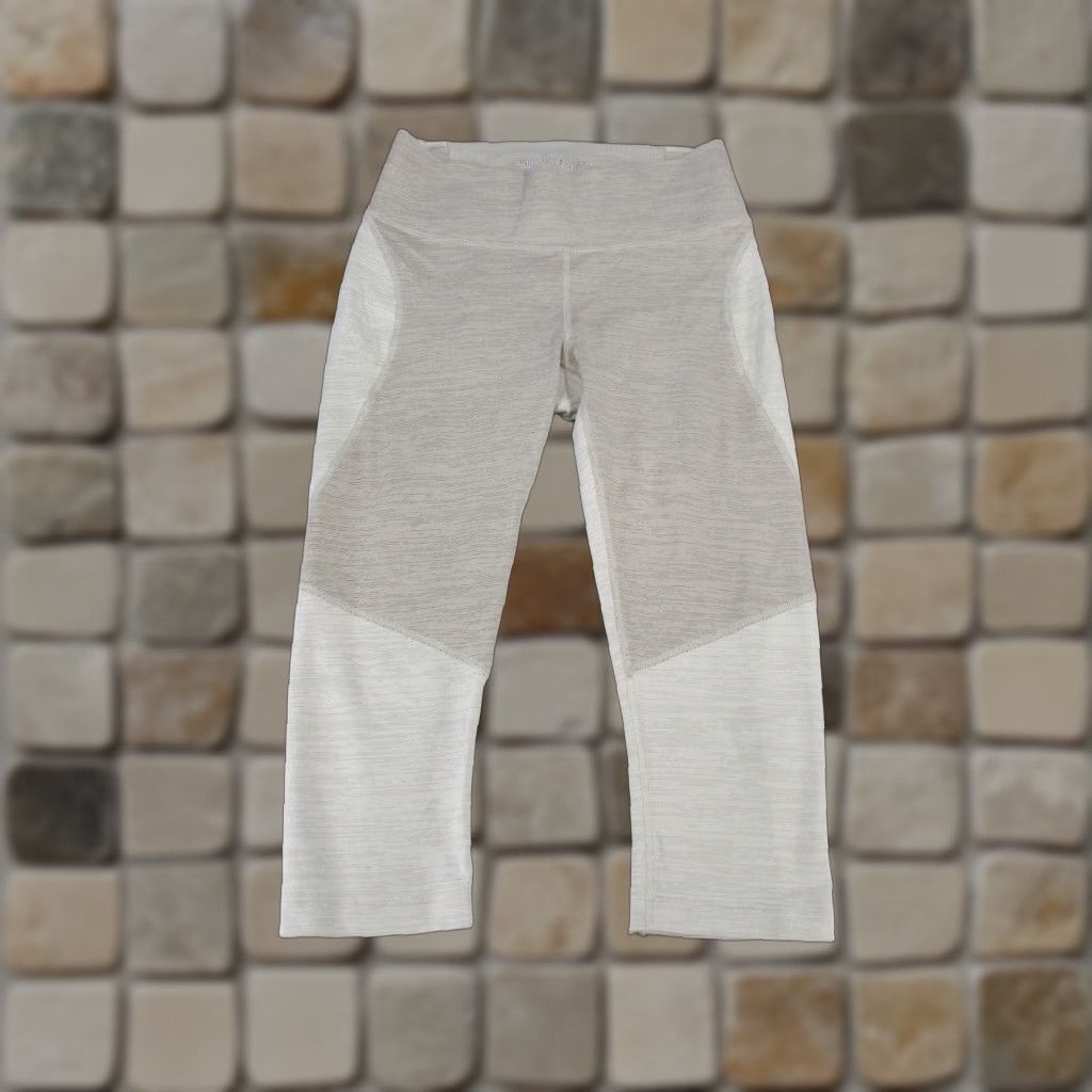 Outdoor Voices Outdoor Voices Leggings Womens Small Beige Capri Crop Colorblock Athleisure Gym & Training Running Yoga Size 28" / US 6 / IT 42 - 1 Thumbnail