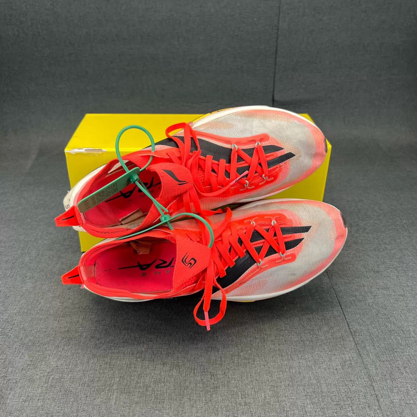 Li-Ning LI-NING Feidian 5 Ultra Fluorescent Red Size 42 Size US 9 / EU 42 - 2 Thumbnail