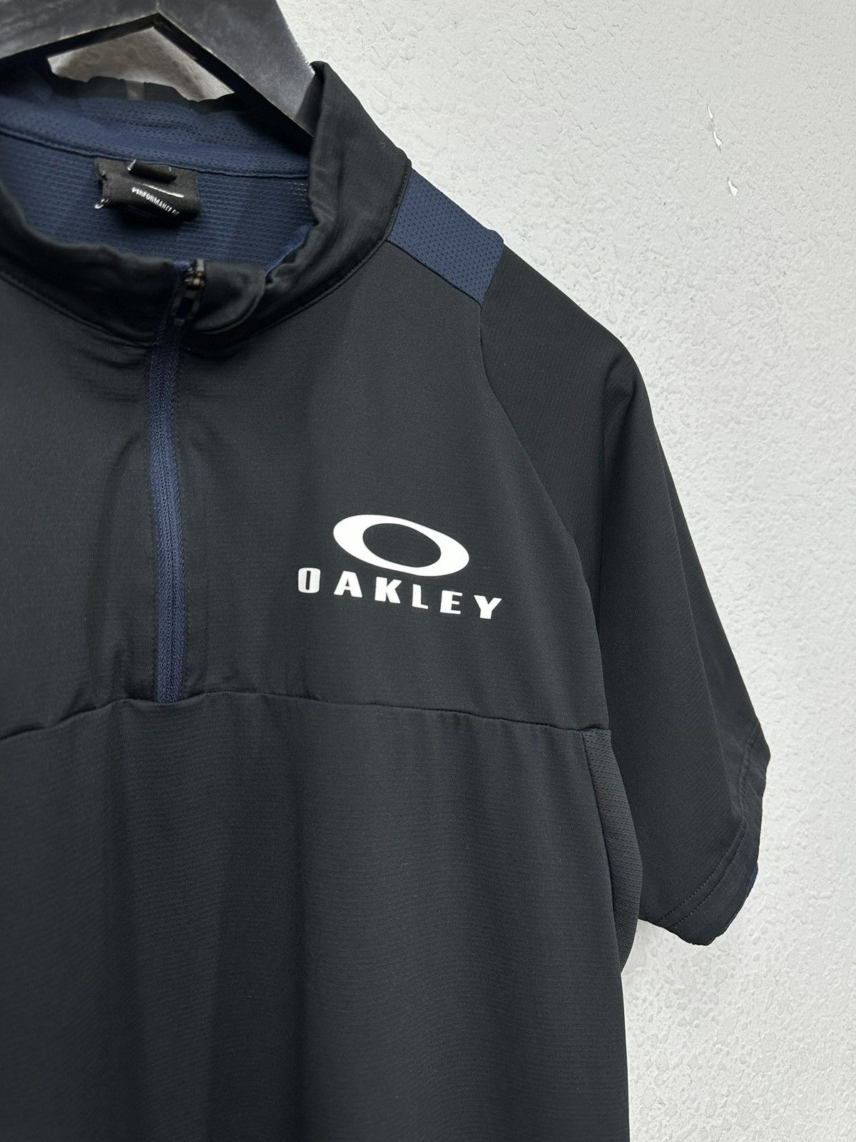 Oakley Vintage Oakley T-shirt Streetwear Y2k Japanese Diesel Japan Size US M / EU 48-50 / 2 - 3 Thumbnail