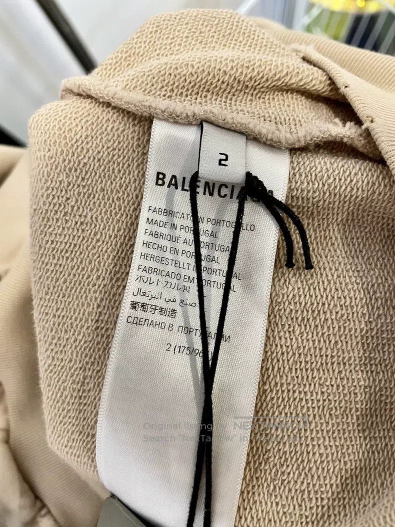 Balenciaga Balenciaga Letter Hooded Loose Long Sleeve Beige Hooded Sw Size US M / EU 48-50 / 2 - 6 Thumbnail