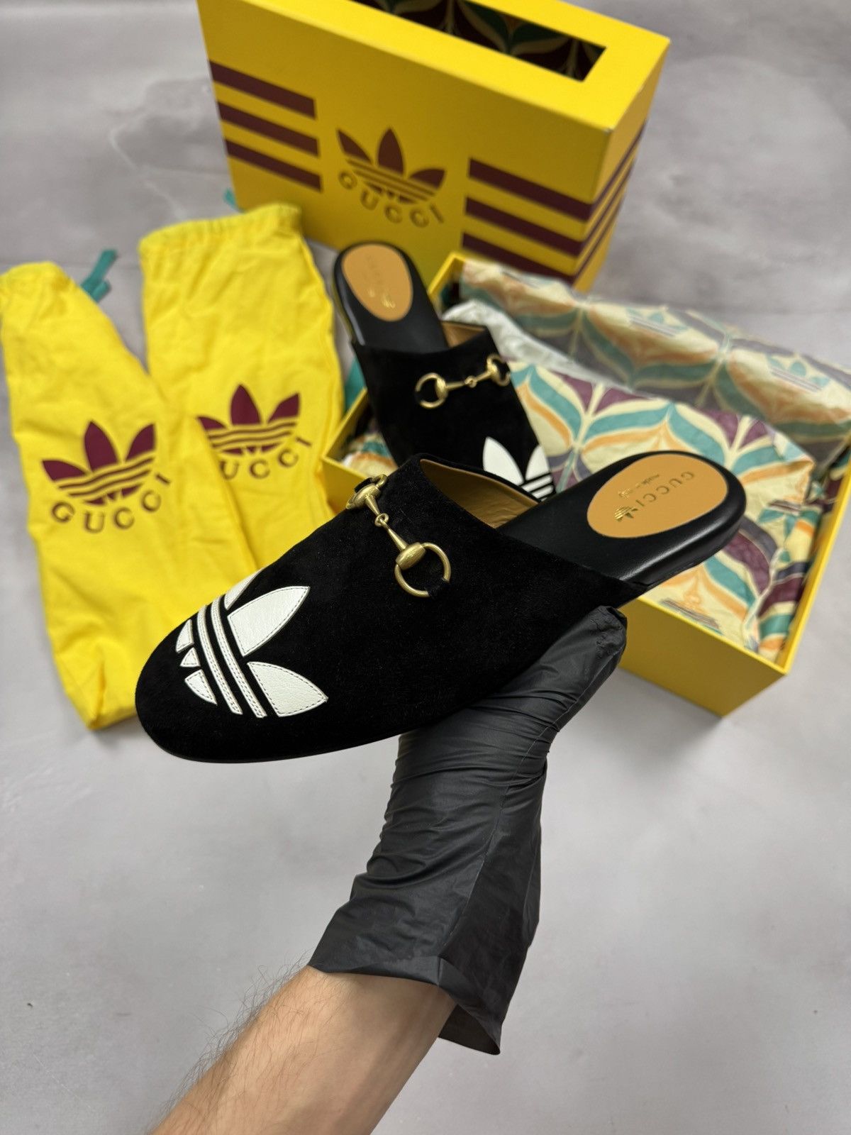Adidas × Gucci Fw22 Gucci x Adidas Trefoil Slippers(Black/39eu) Size US 9 / IT 39 - 1 Thumbnail
