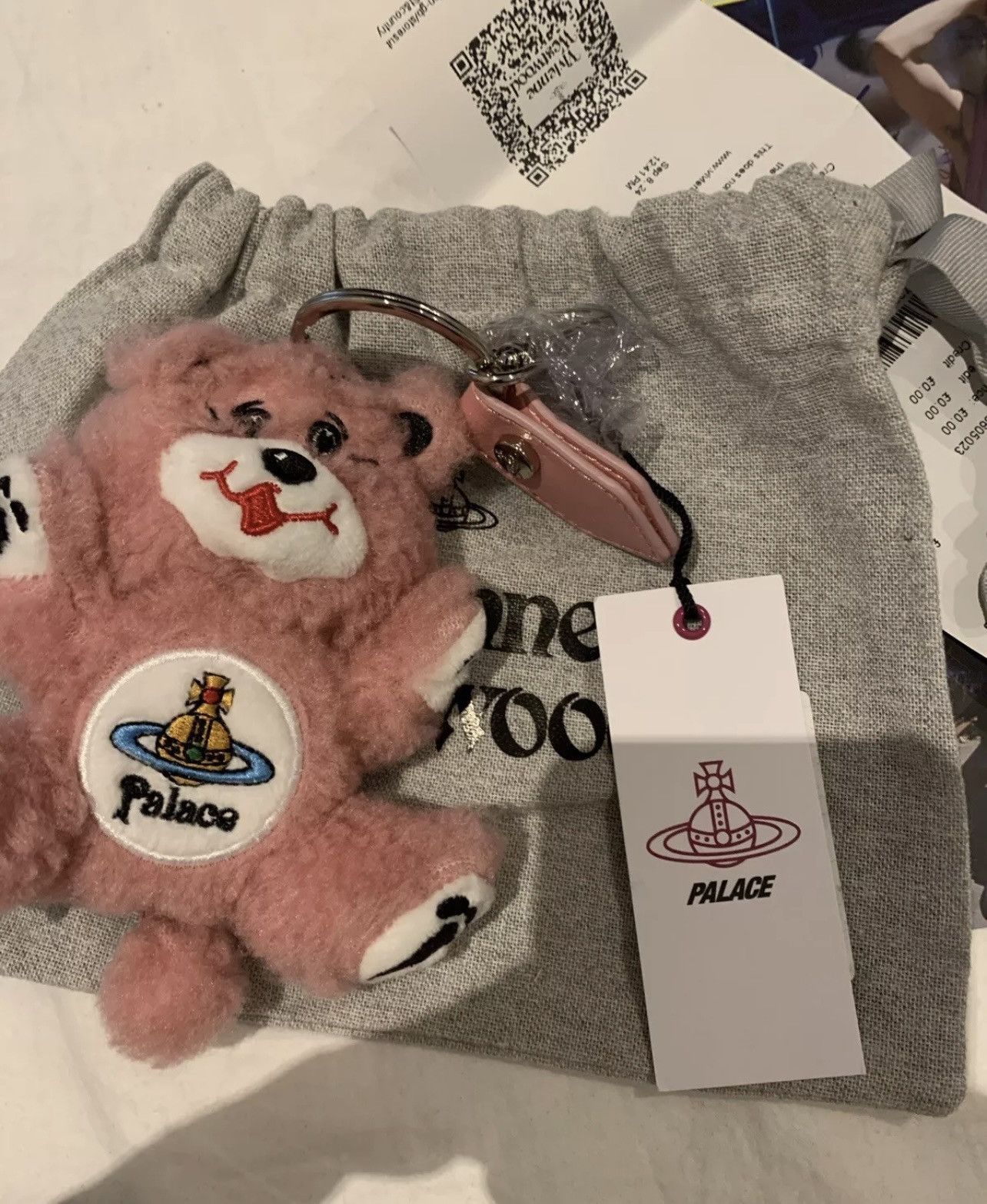 Palace × Vivienne Westwood PALACE VIVIENNE WESTWOOD TEDDY CHARM PINK & FRUITS MAGAZINE Size ONE SIZE - 5 Thumbnail