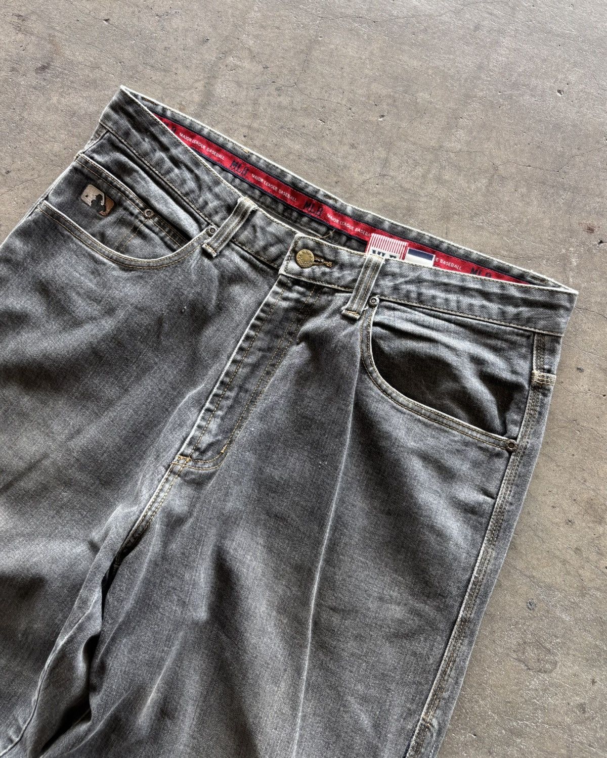 MLB MLB Yankees Baggy Jeans Size US 35 - 2 Thumbnail
