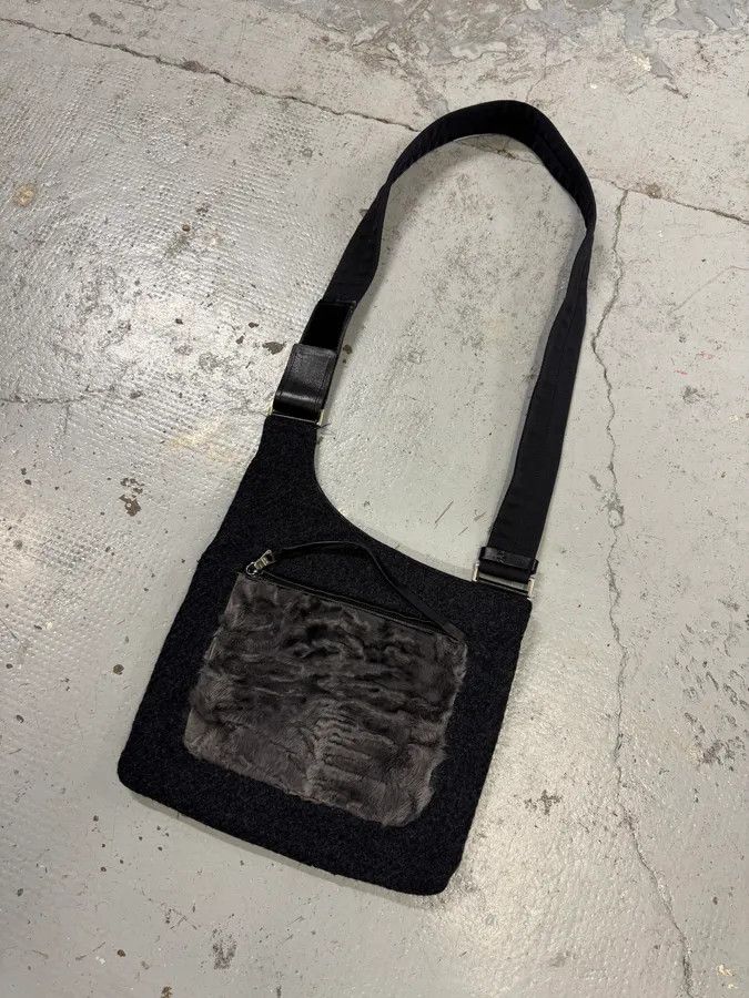 Prada 2000s Prada Grey Wool & Fur Cross Body Shoulder Bag Size ONE SIZE - 5 Thumbnail