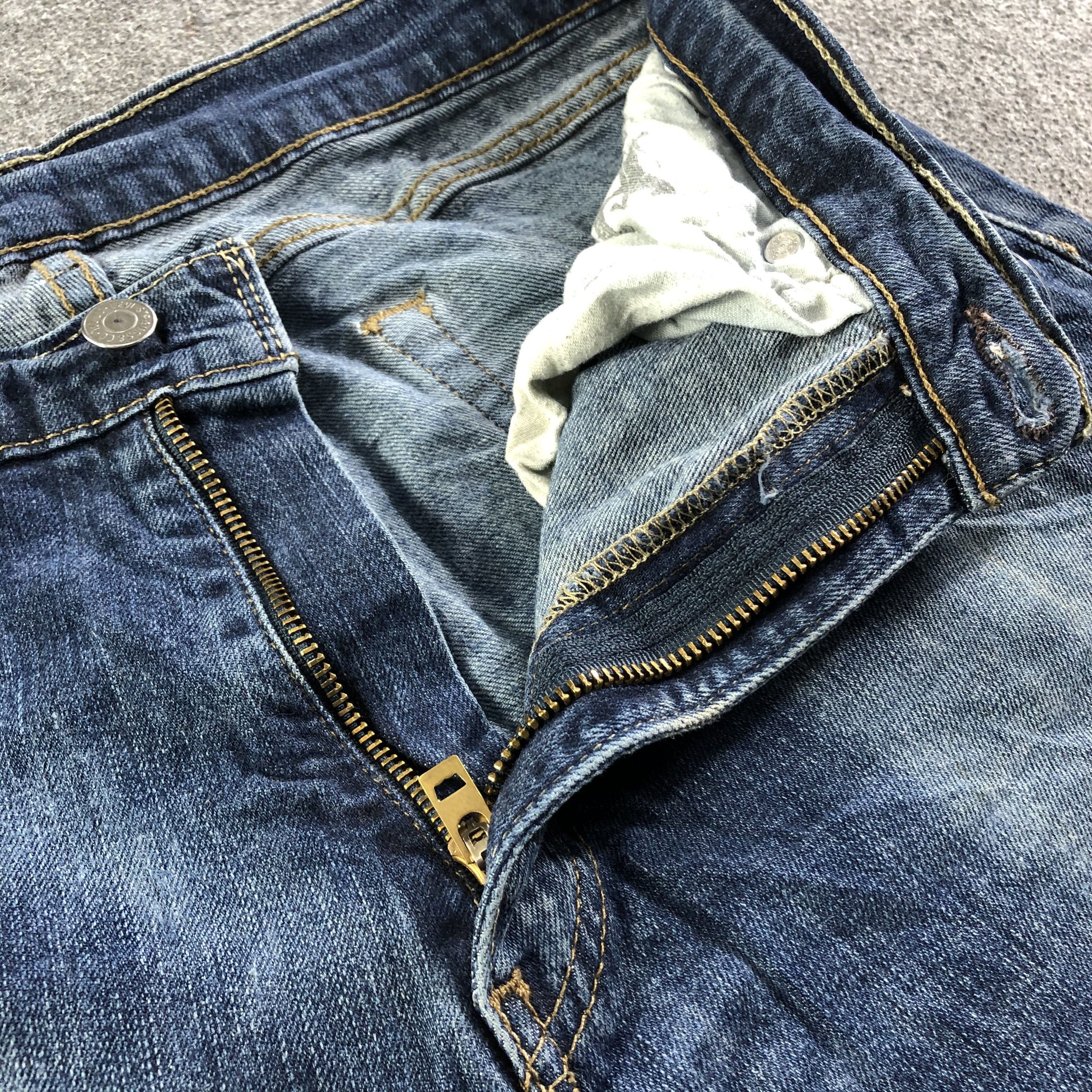 Levi's Vintage Blue Wash Levis 505 Jeans-J3343 Size US 31 - 9 Thumbnail