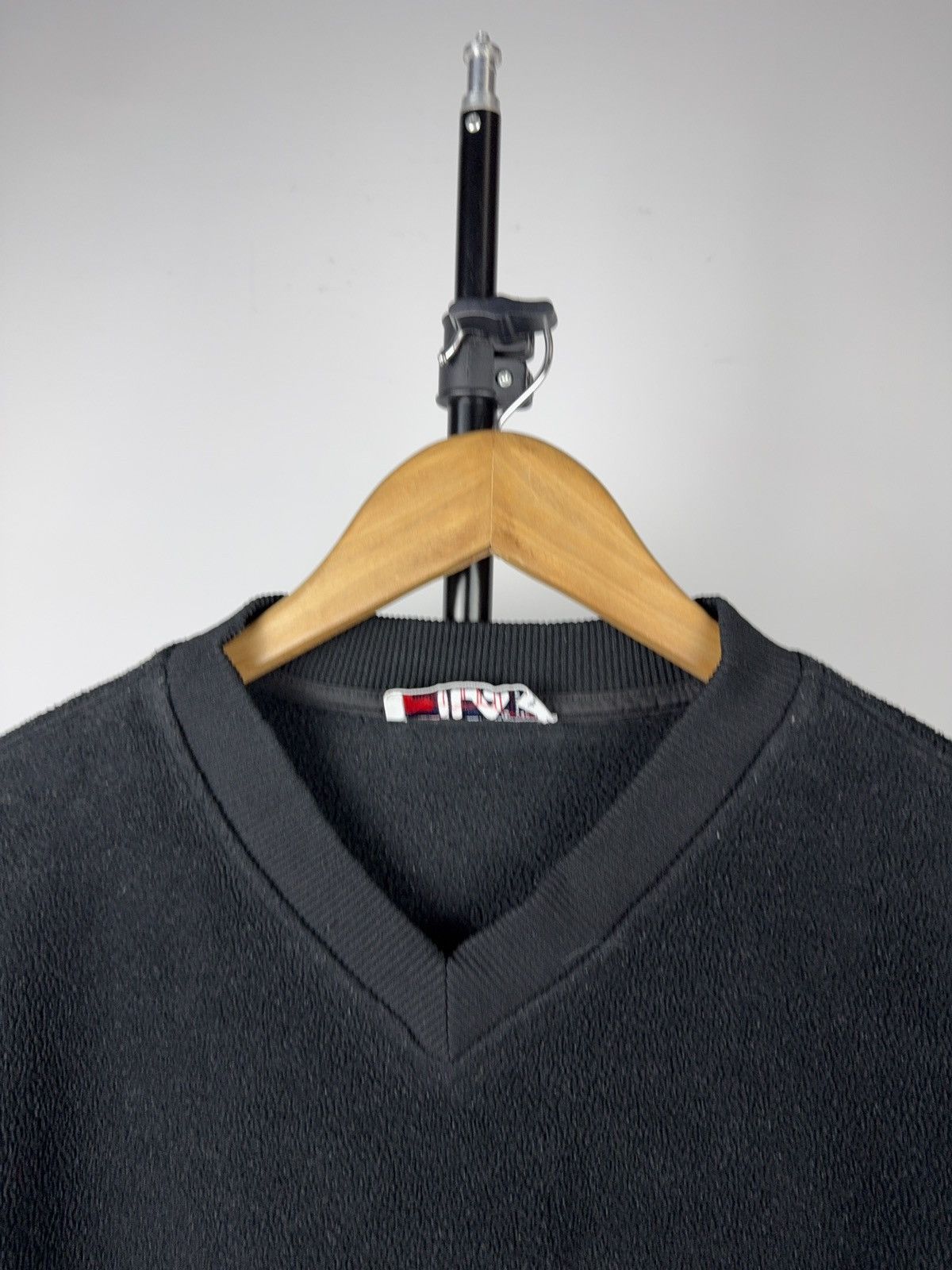 Fila 00s Vintage FILA V Neck Fleece Sweatshirt Logo Y2K Size L Size US L / EU 52-54 / 3 - 4 Thumbnail